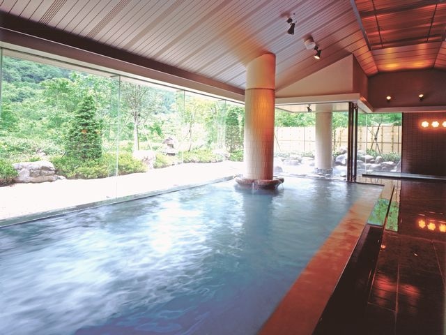 Please enjoy Yubiso Onsen in a big bath ♪