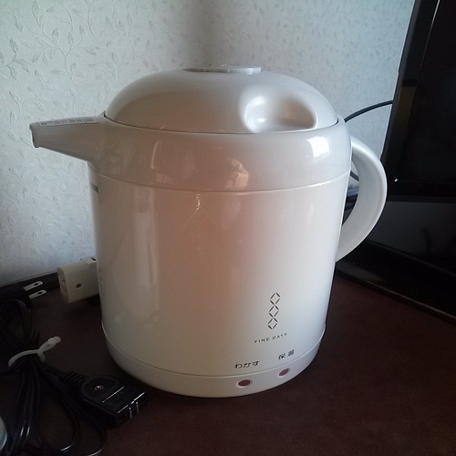 an electronic pot