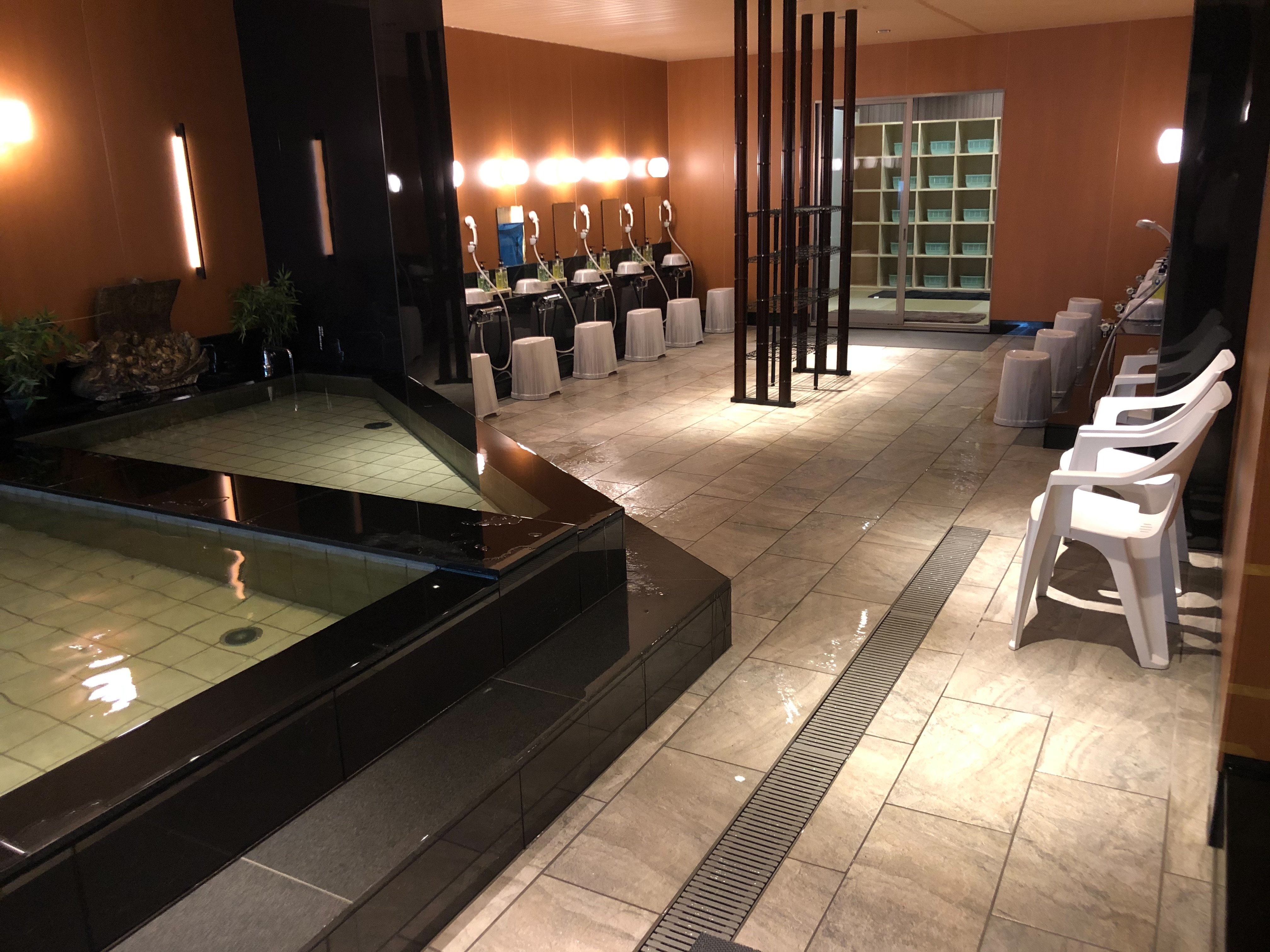 Large communal bath (2)