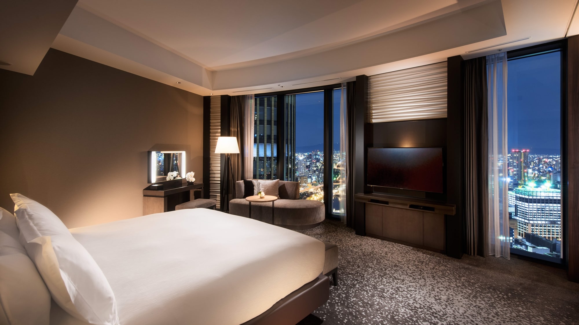 King Executive Corner Suite