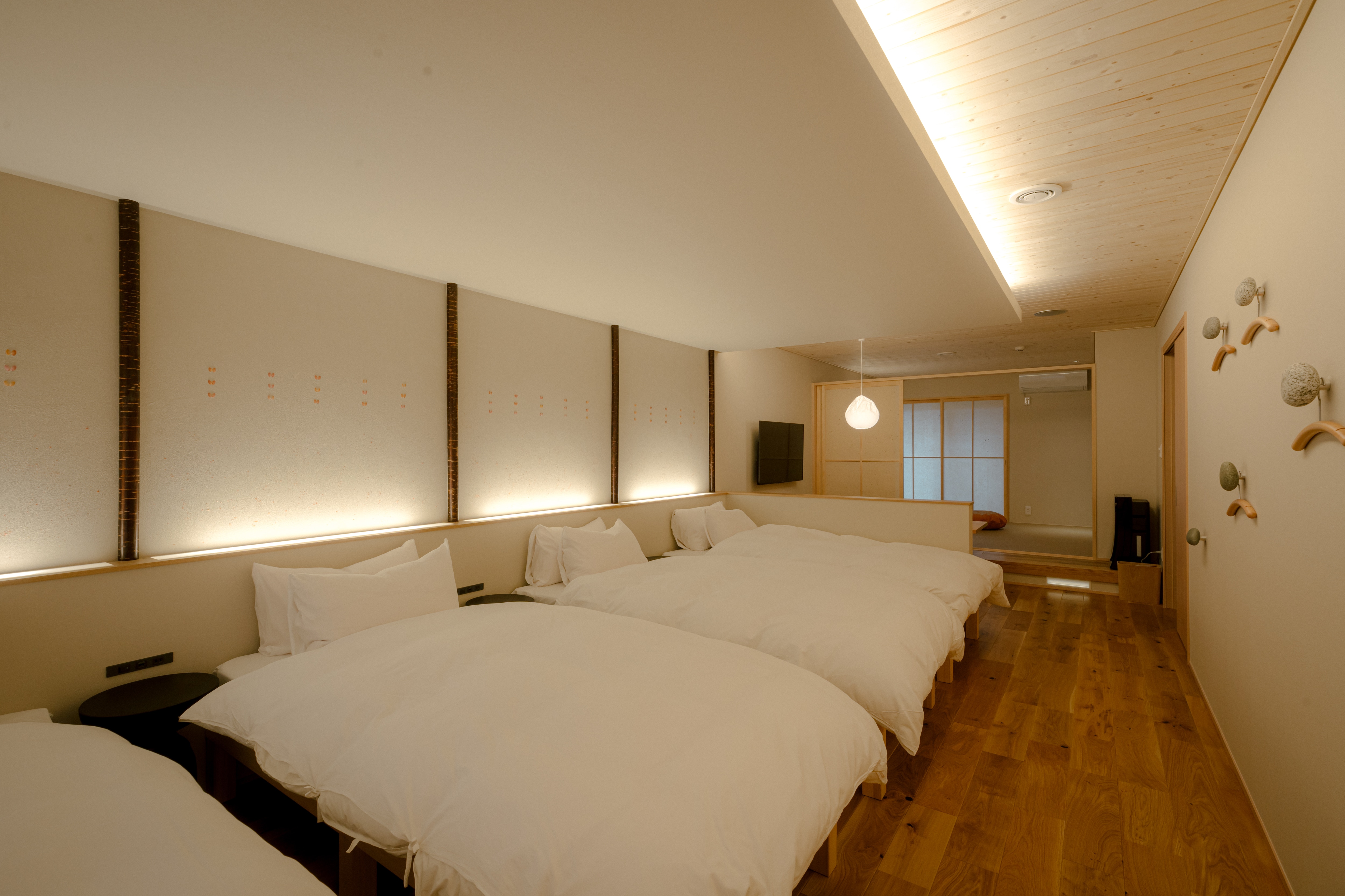 Deluxe 6-Bed Room