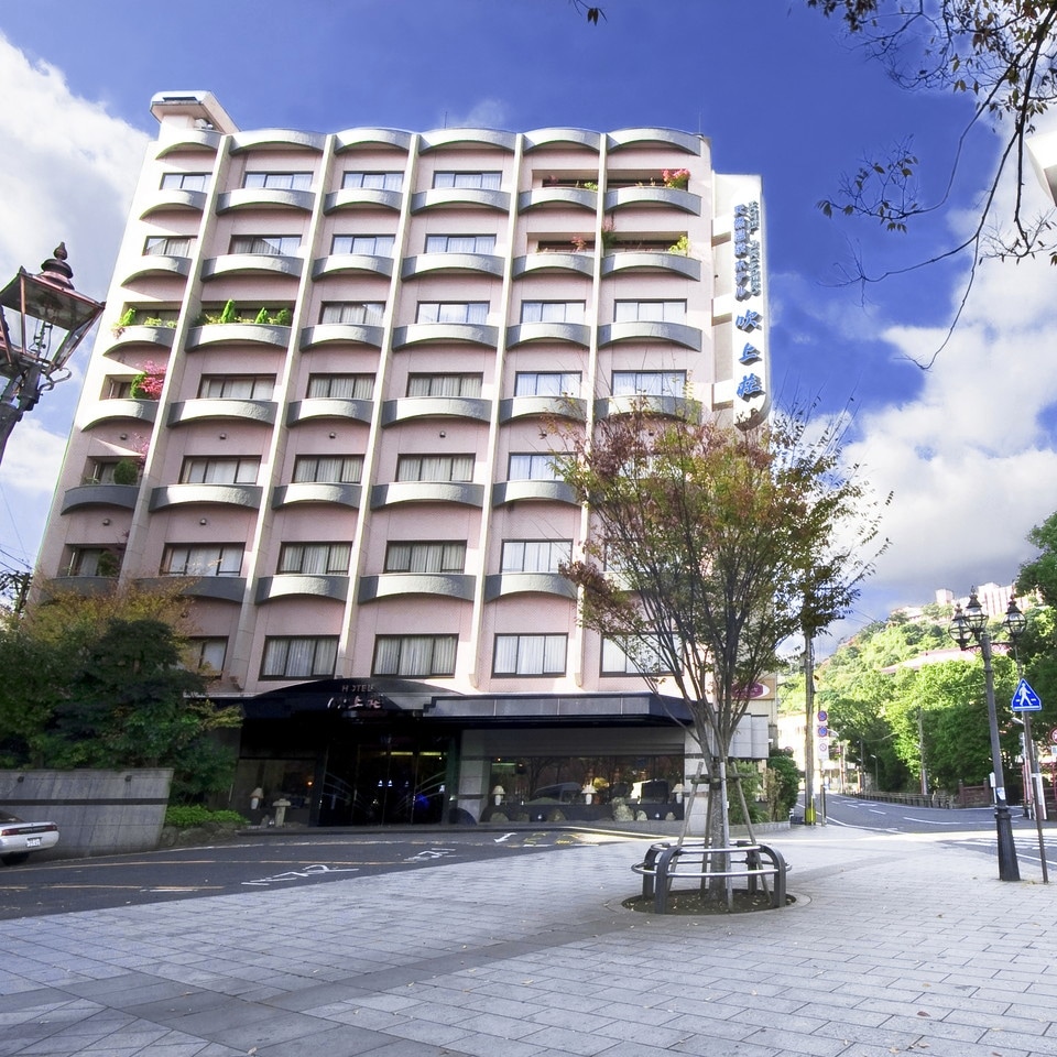 Customizable hotel exterior
