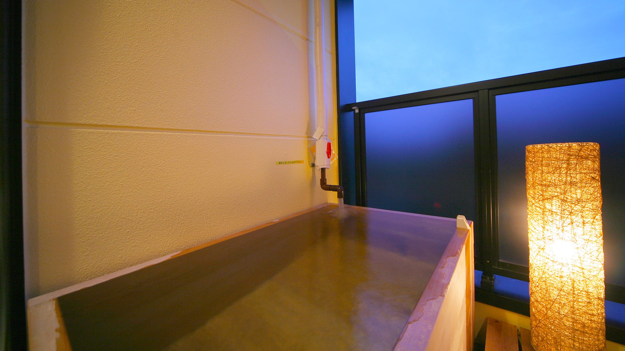 [Open-air bath in guest rooms] All guest rooms have 100% natural hot spring water from our own source. Enjoy the view.
