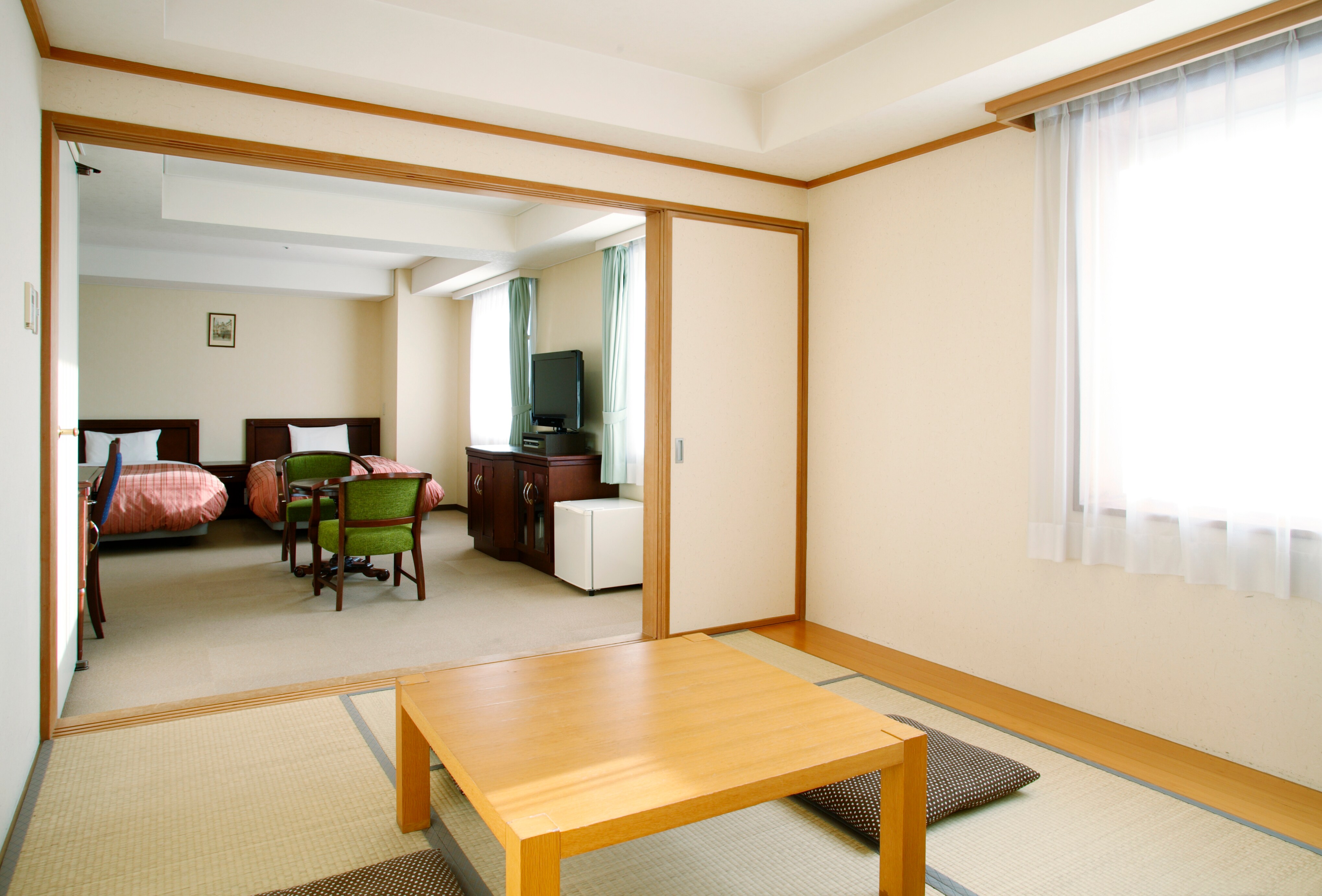 Japanese-Western family room Japanese-style room