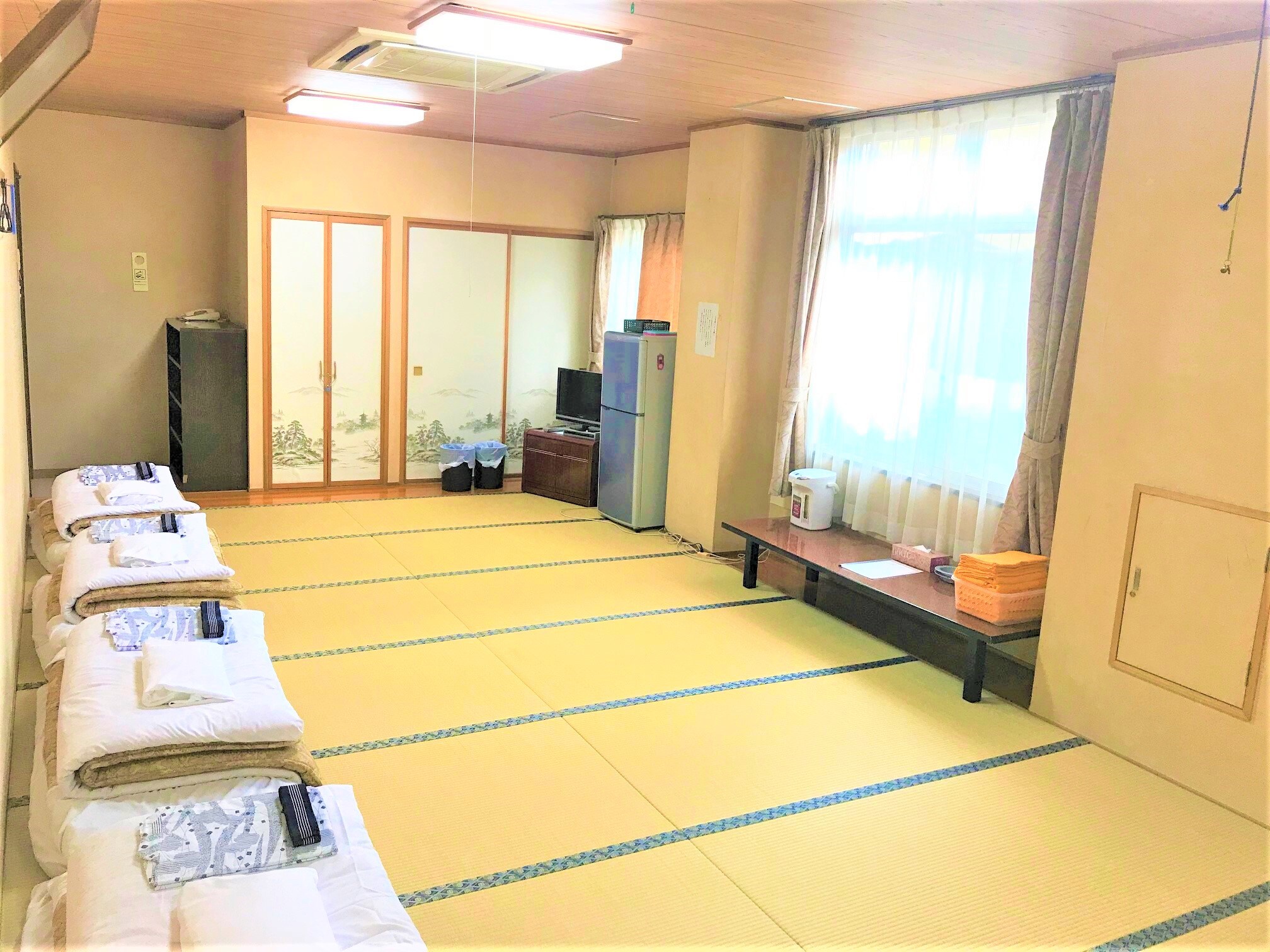 It is a Japanese-style room with 16 tatami mats.