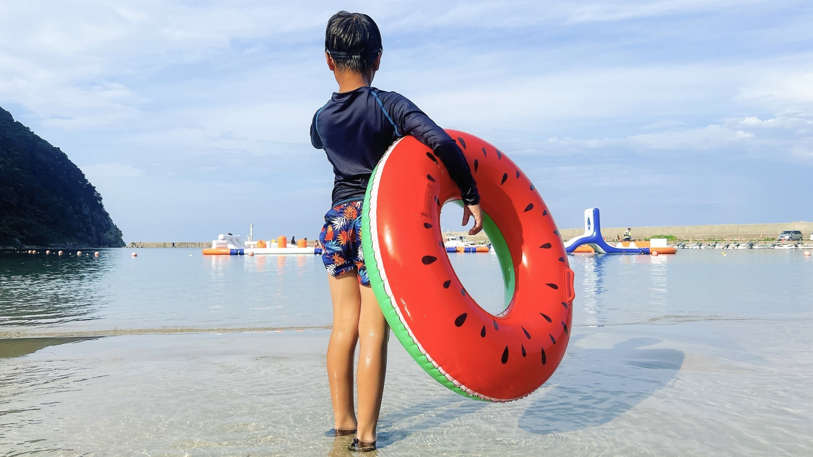 1 minute walk to Takenohama Beach!