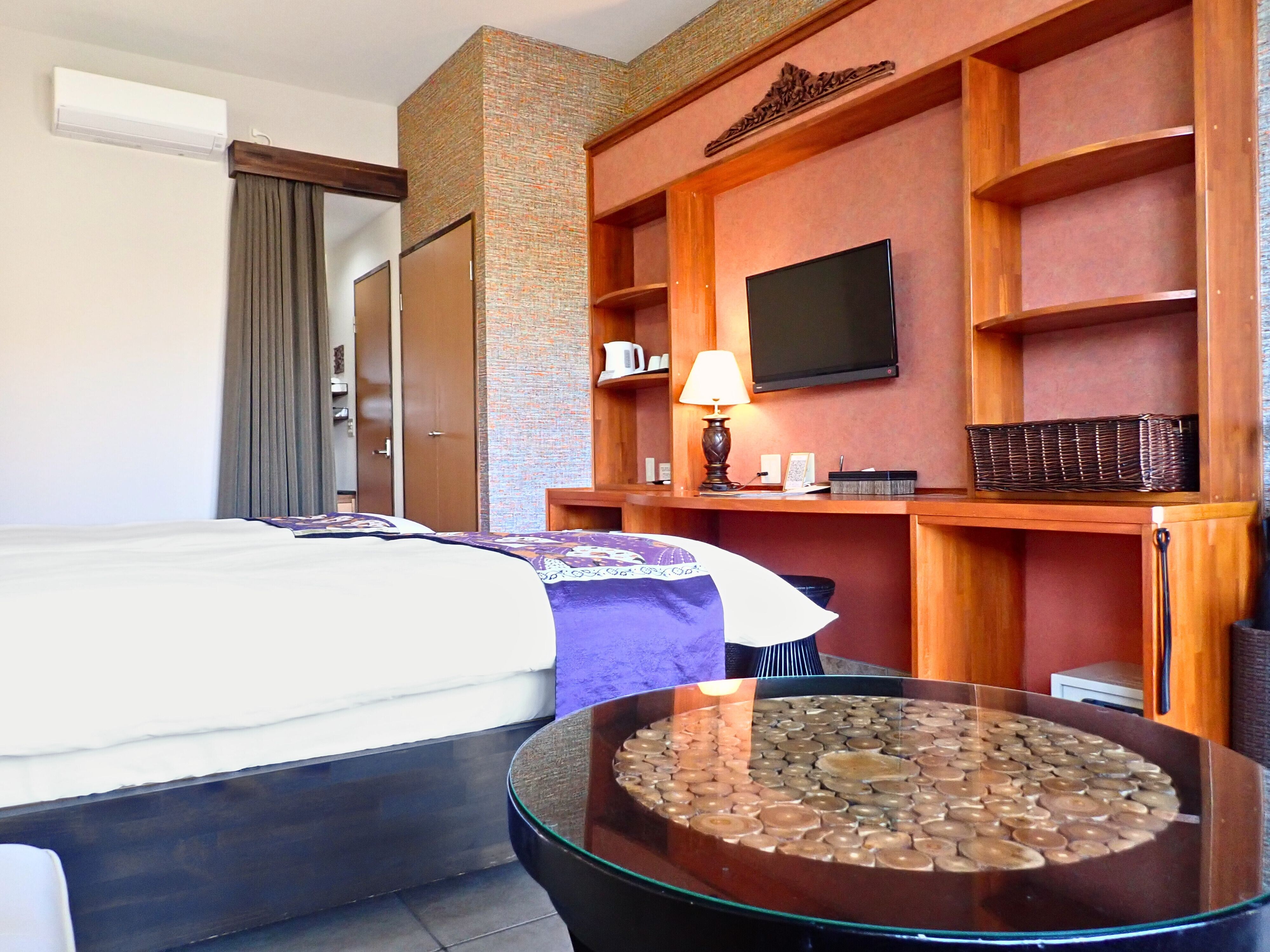 Interior bergaya Barat ①