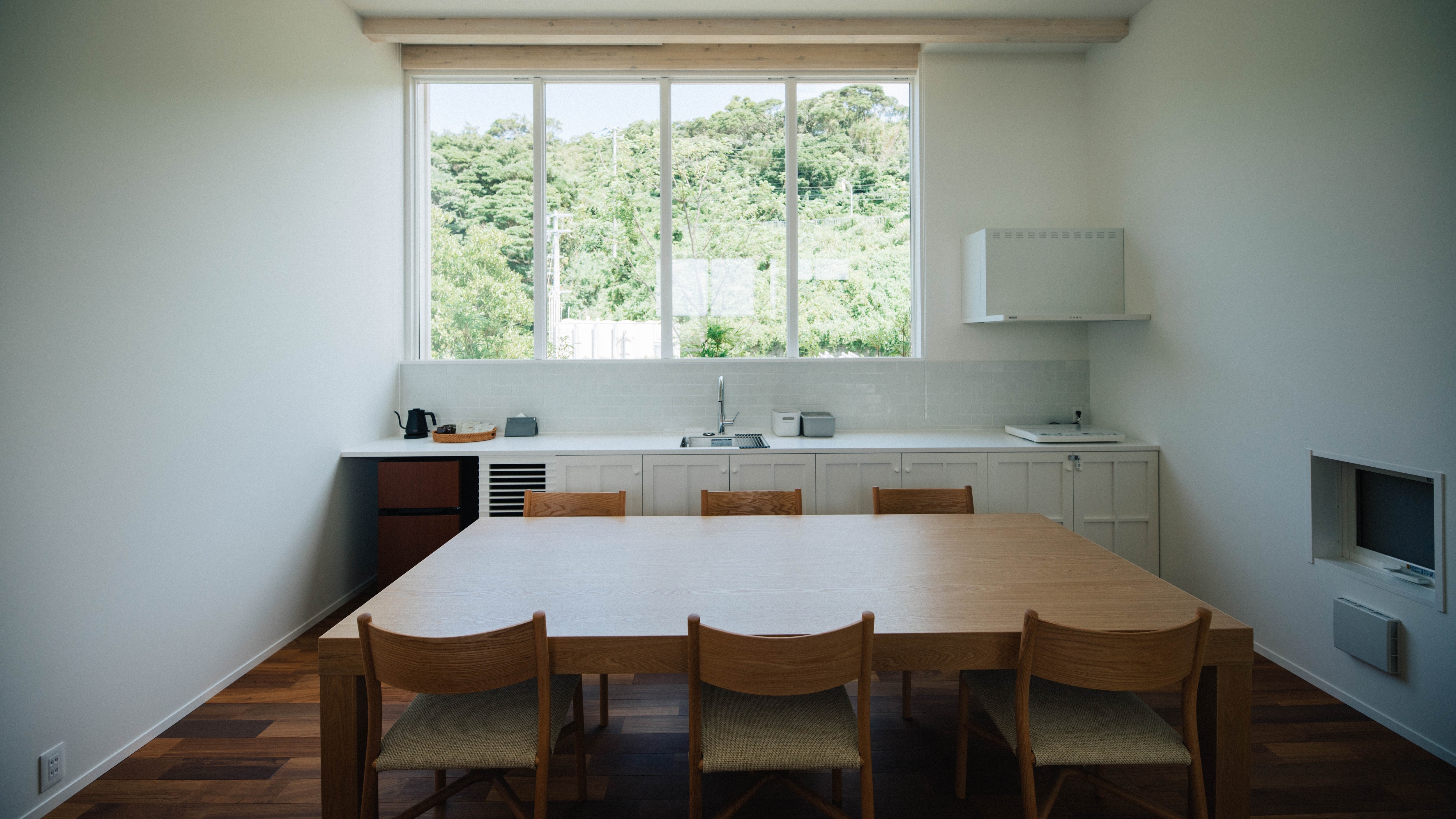 [Maisonette Wide Terrace] Enjoy time together as a family in the spacious kitchen and dining table.