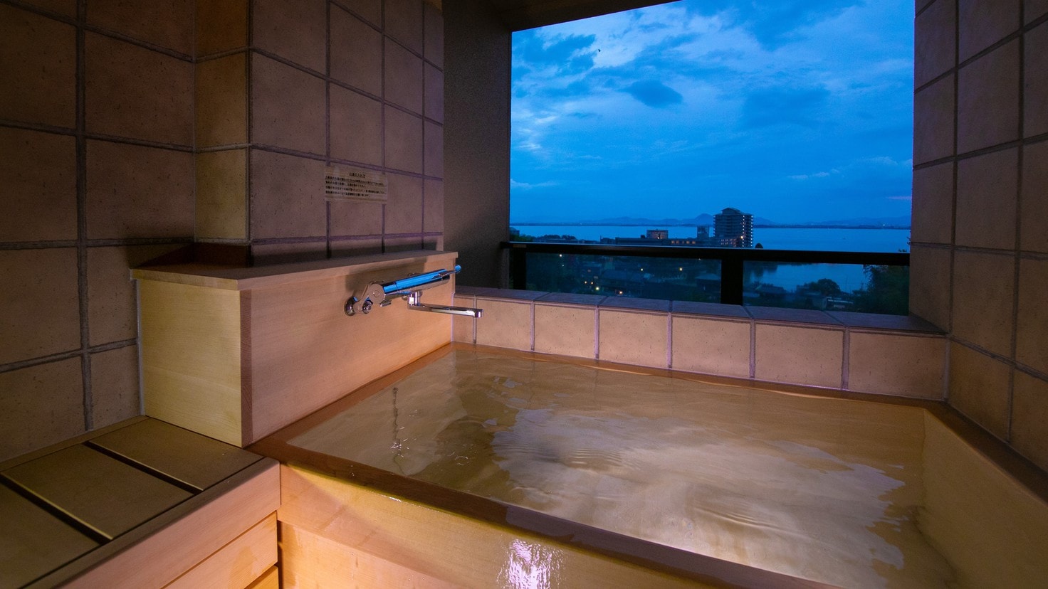 Japanese-Western style room with open-air bath / bath