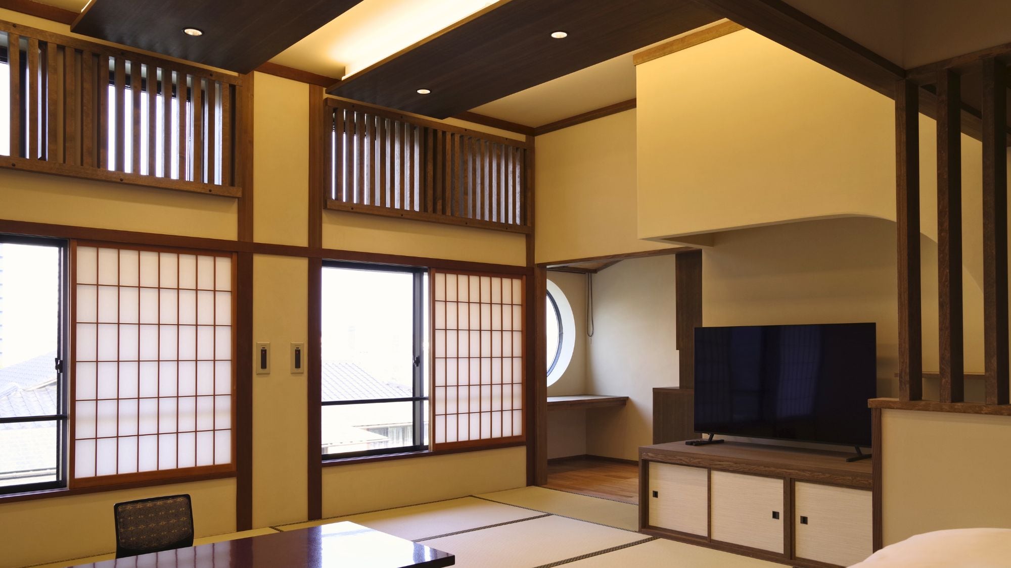 <ห้องพักสไตล์ญี่ปุ่น-ตะวันตก "ซุยอุน" > ห้องพักสไตล์ญี่ปุ่น-ตะวันตก เพิ่งเปิดให้บริการเมื่อฤดูใบไม้ผลิ ปี 2023 โปรดผ่อนคลายในห้องพักและเตียงนอนสไตล์ญี่ปุ่น