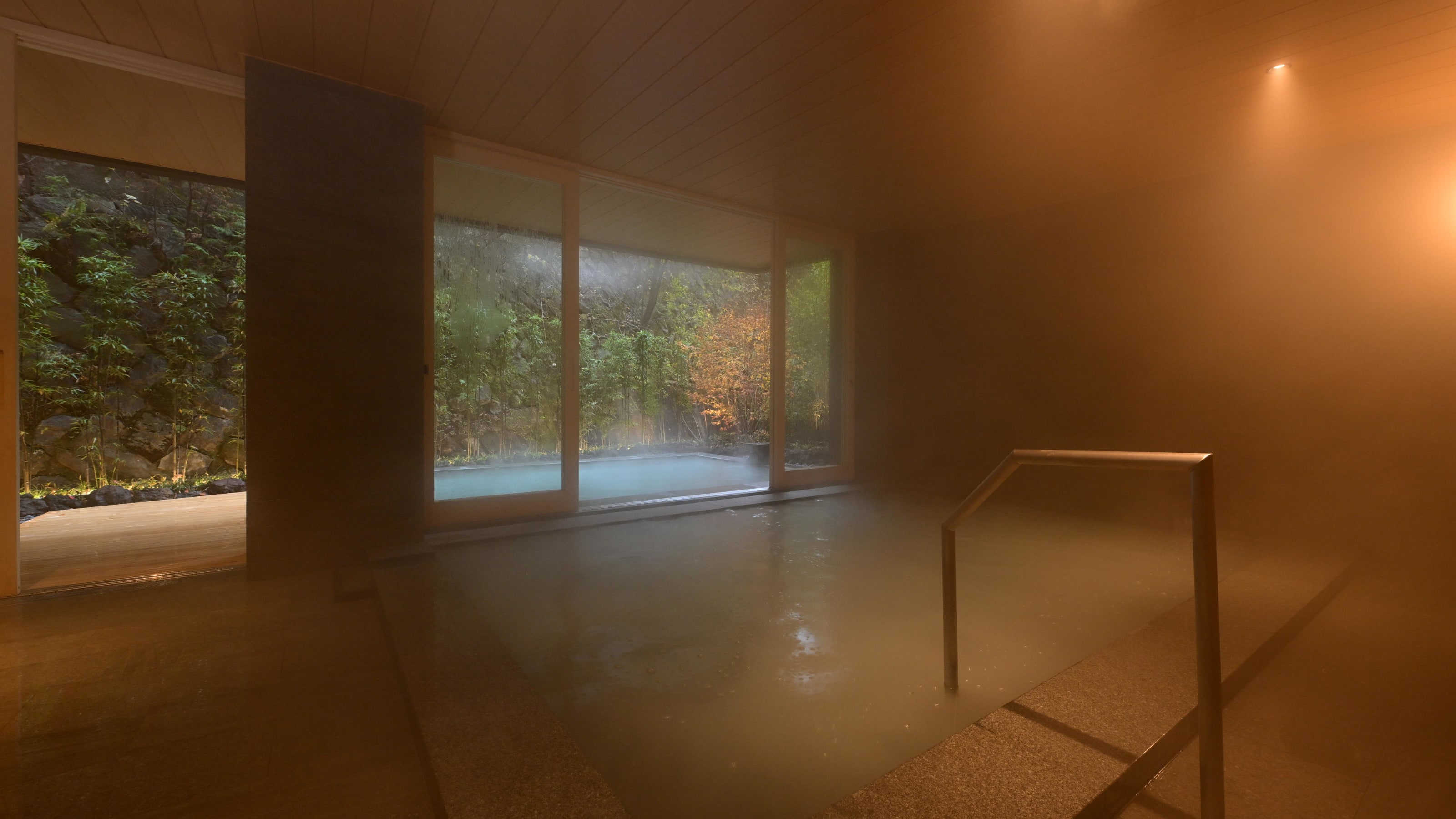 Large public bath "Tonou-no-yu (for men)" - Indoor bath