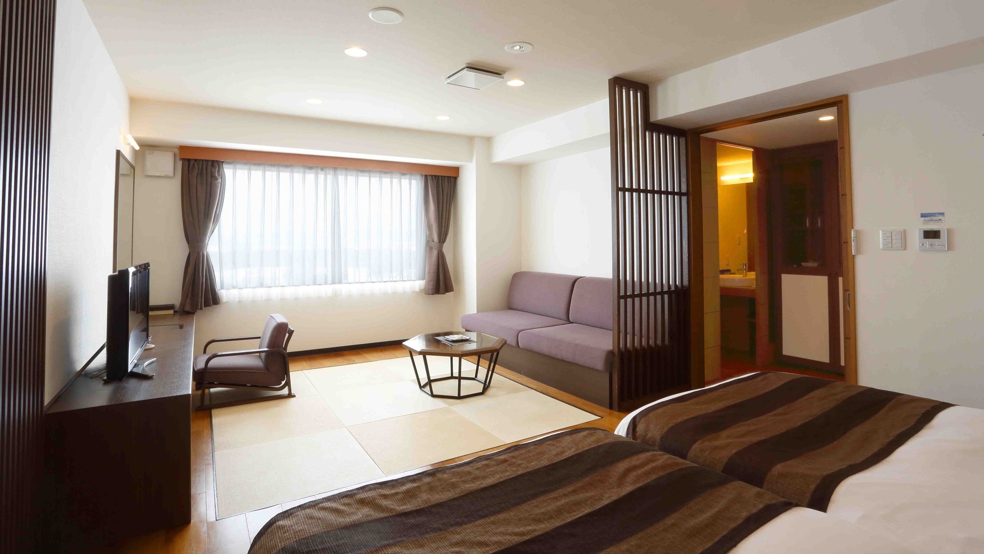 [Tower Building] Japanese-Western style room (example) / Japanese-Western style room with a modern taste that has a spacious Japanese-style space with tatami mats