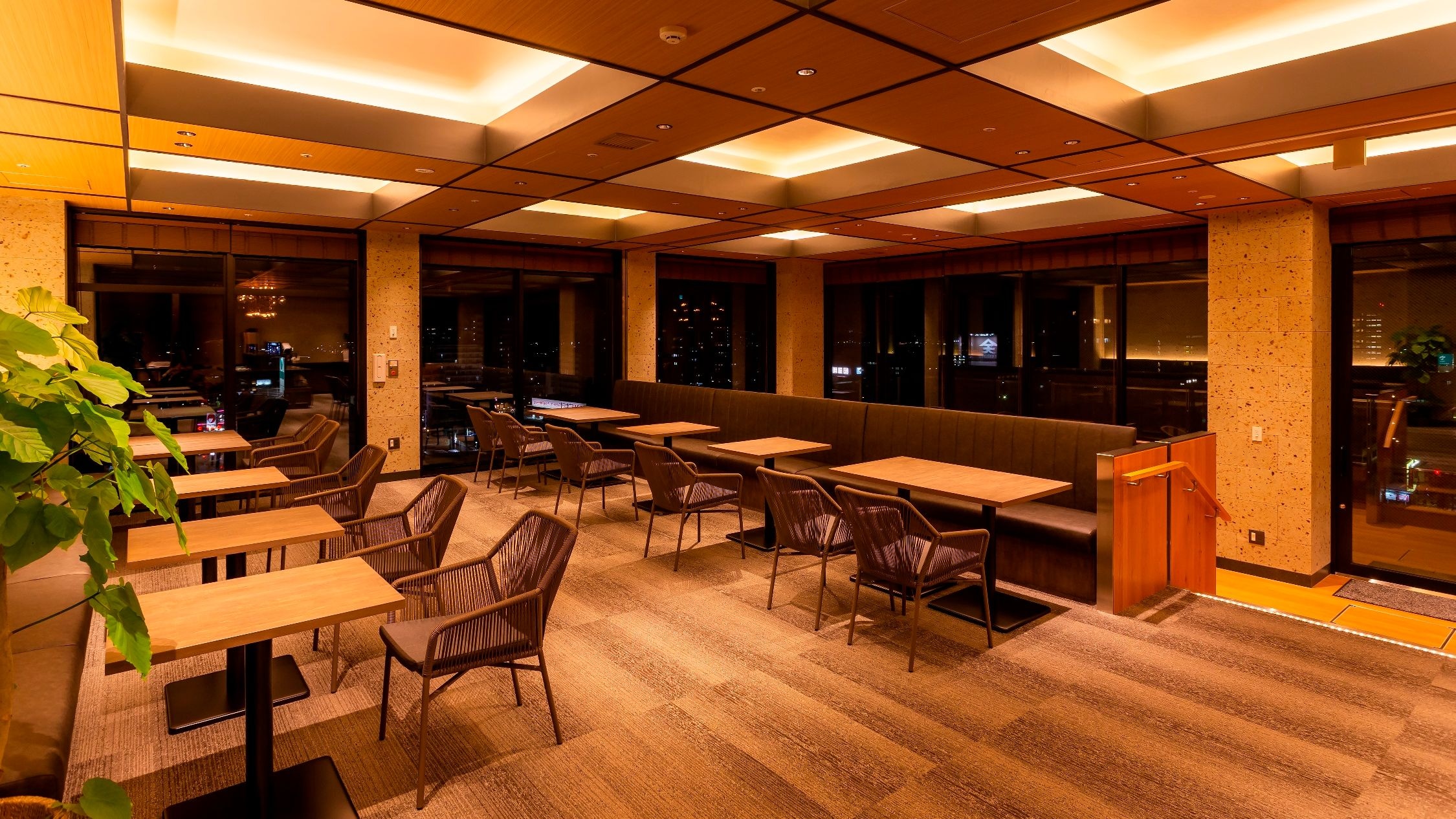 [11F / View Lounge Silk]
