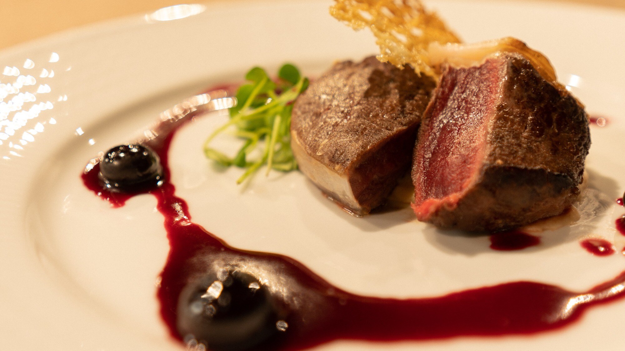 【晚餐範例】鮮嫩多汁、無腥味、風味十足：馬舒鹿肉 *範例