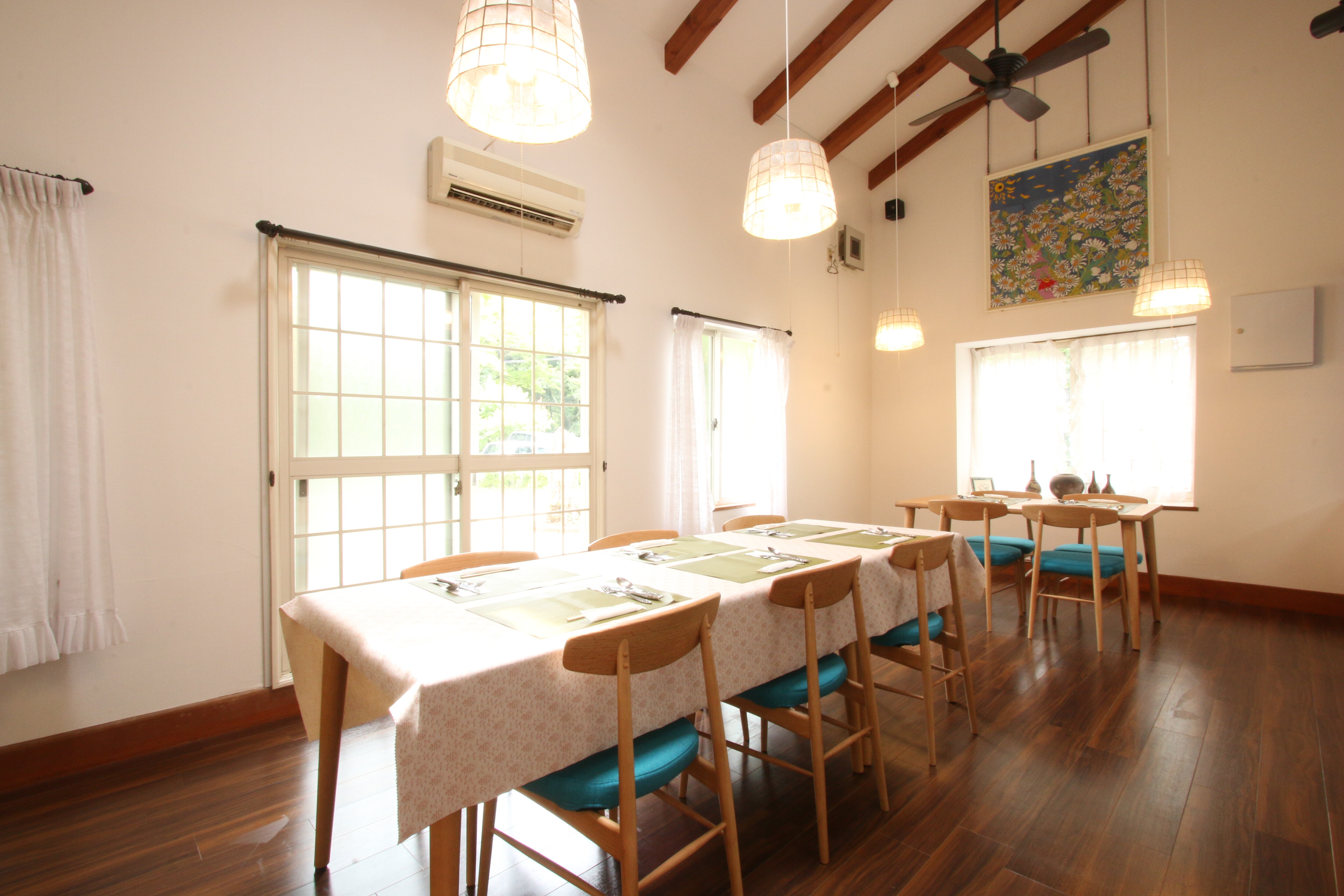Dining rest space