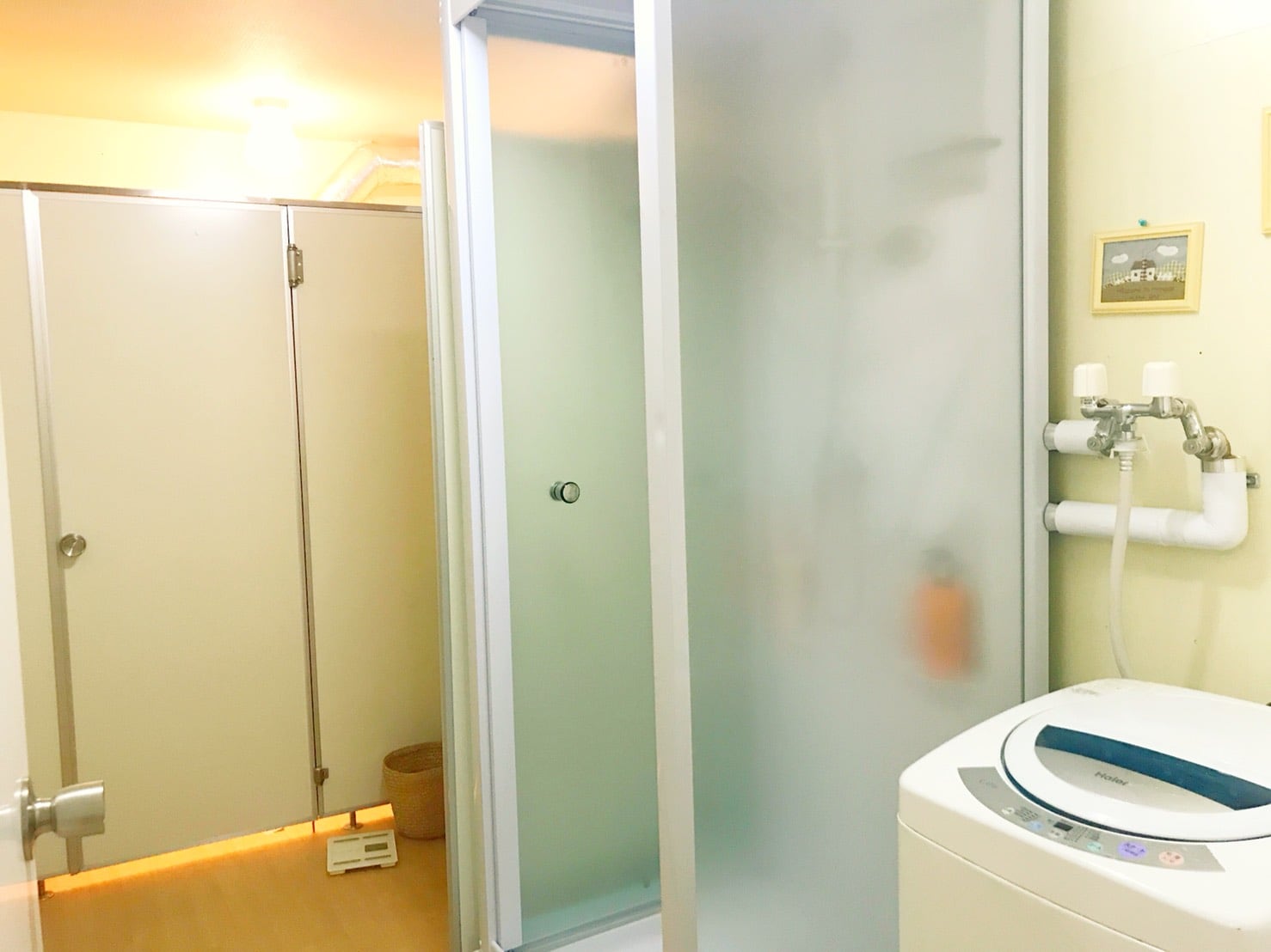 Guest house shared toilet / shower
