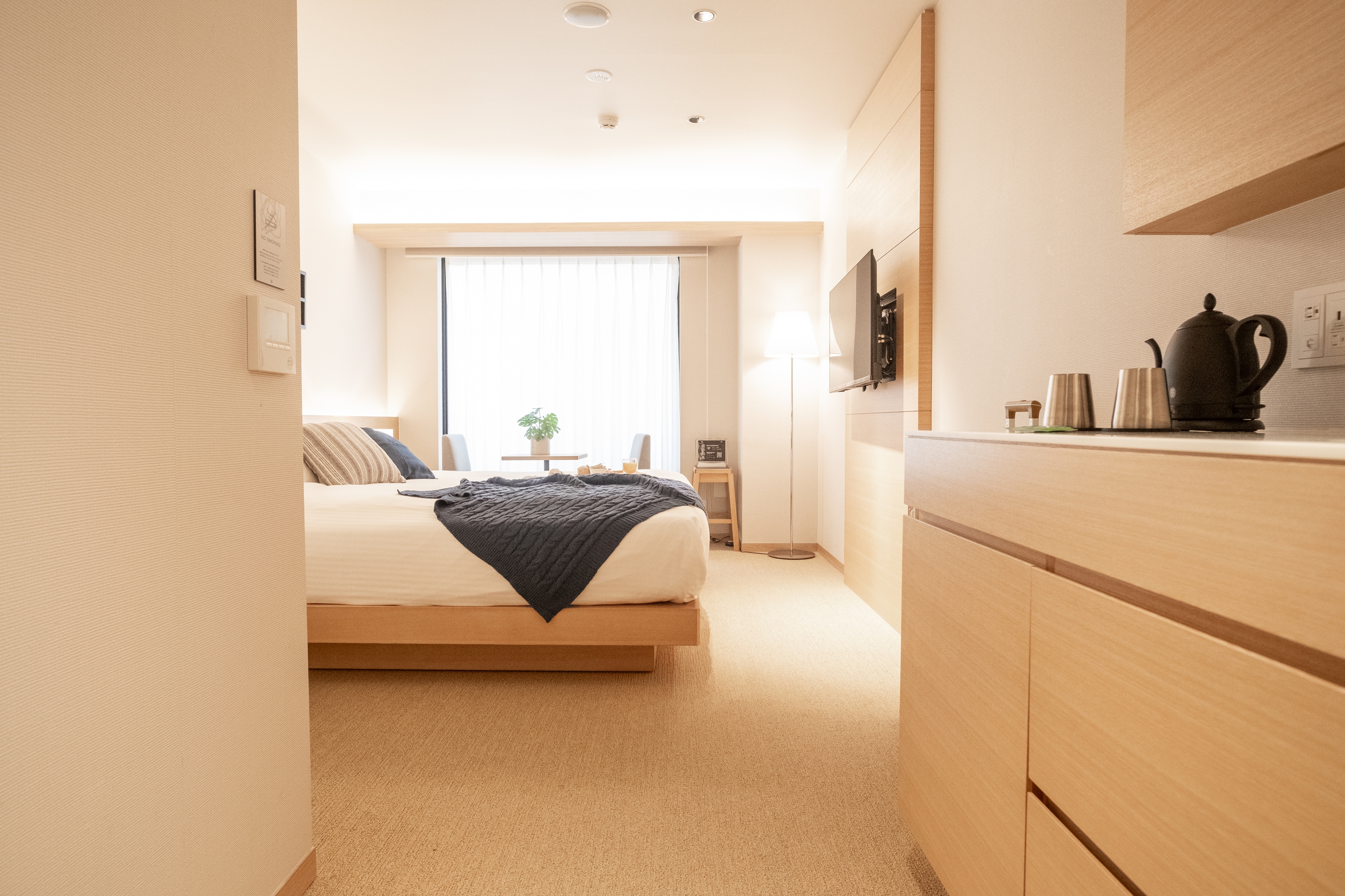 Studio 25 King (Non-Smoking)