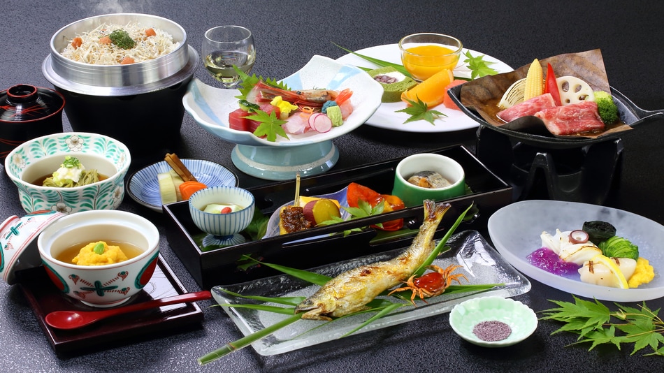 Mantennotsujinoya - Four Seasons Kaiseki Course [Summer]
