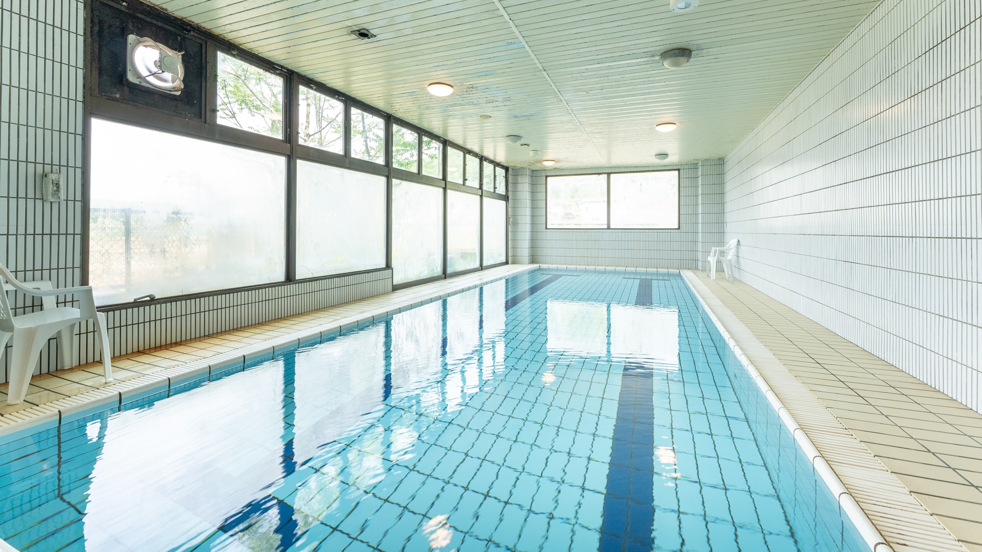 Large public bath and swimming pool (men's)