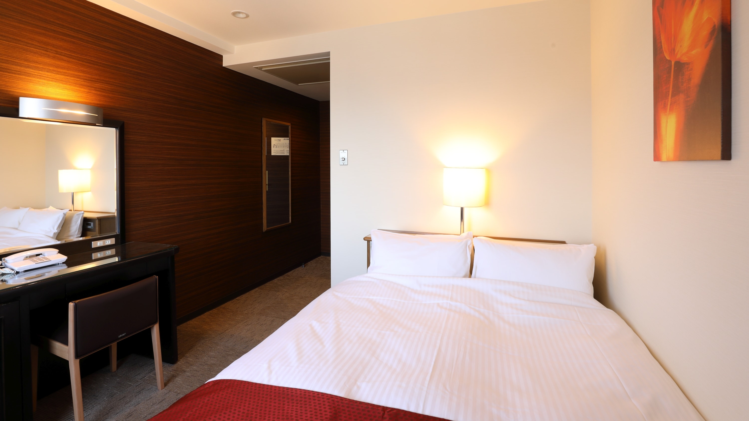 Double Room 02
