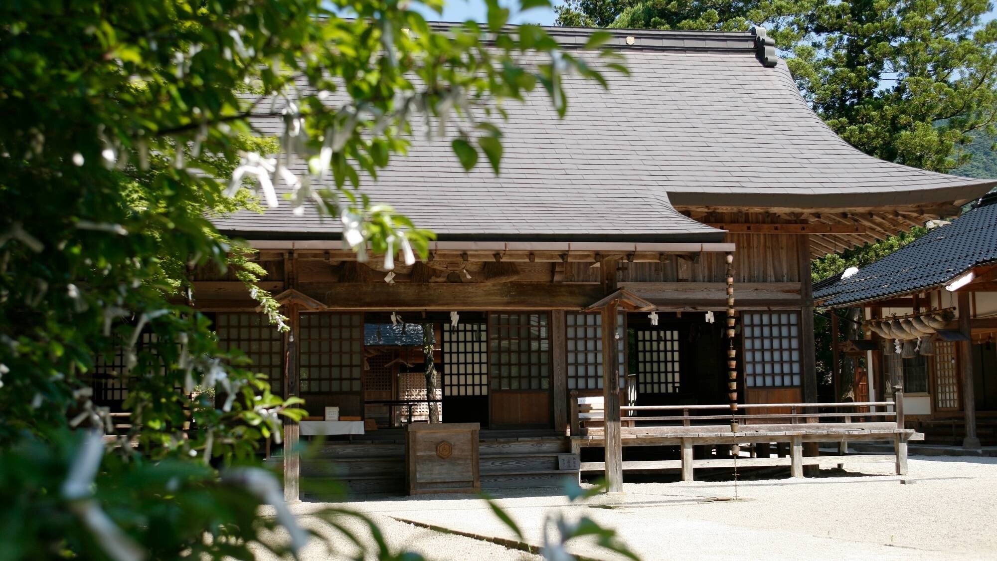 "Susa Shrine" is known as the most powerful spot in Japan. (Approximately 15 minutes by car from our hotel)