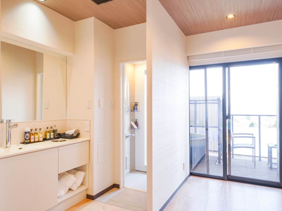 【洋モダン和洋室】38平米＋専用テラス10㎡　信楽焼露天風呂