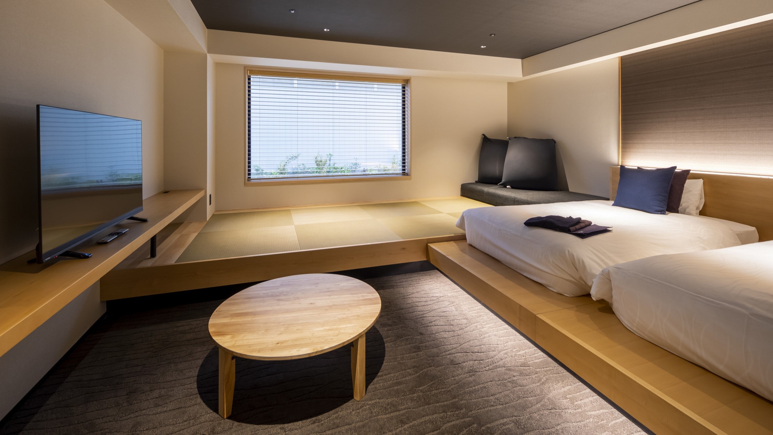 [Modern Japanese Premium] There are some tatami mats, so you can enjoy both Japanese and Western spaces.