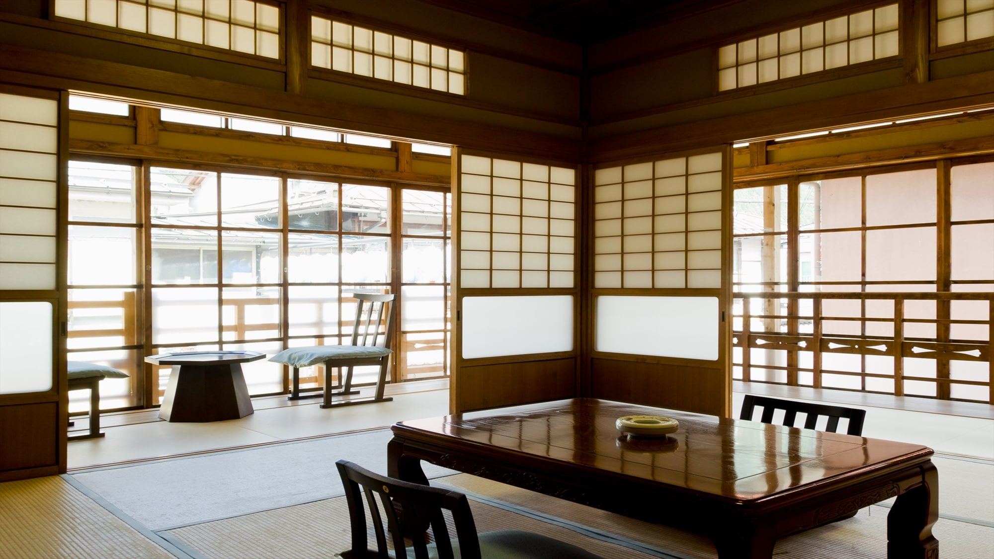 Front room (former Japanese-style room, shared toilet and washbasin)