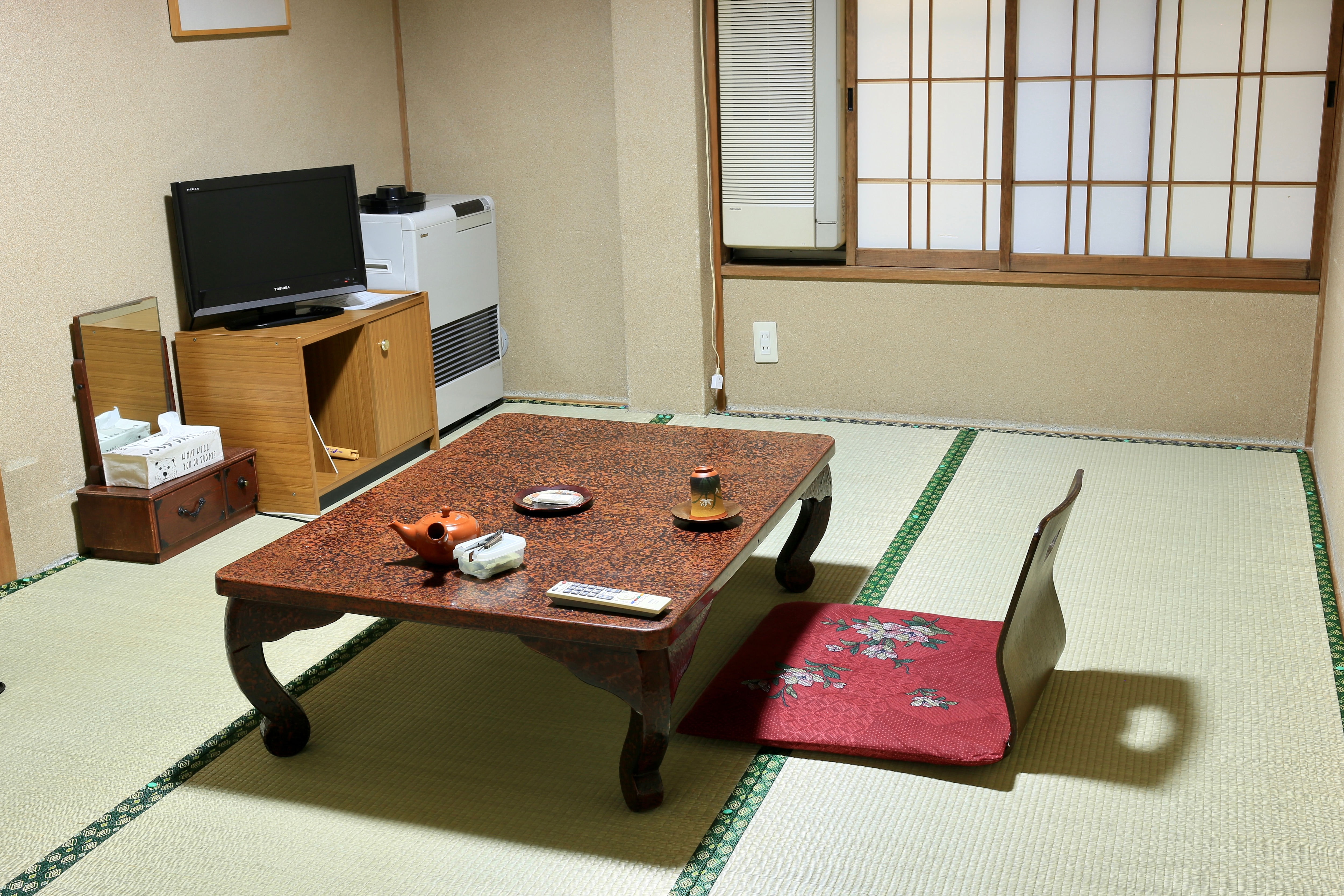 Mountain side 6 tatami room