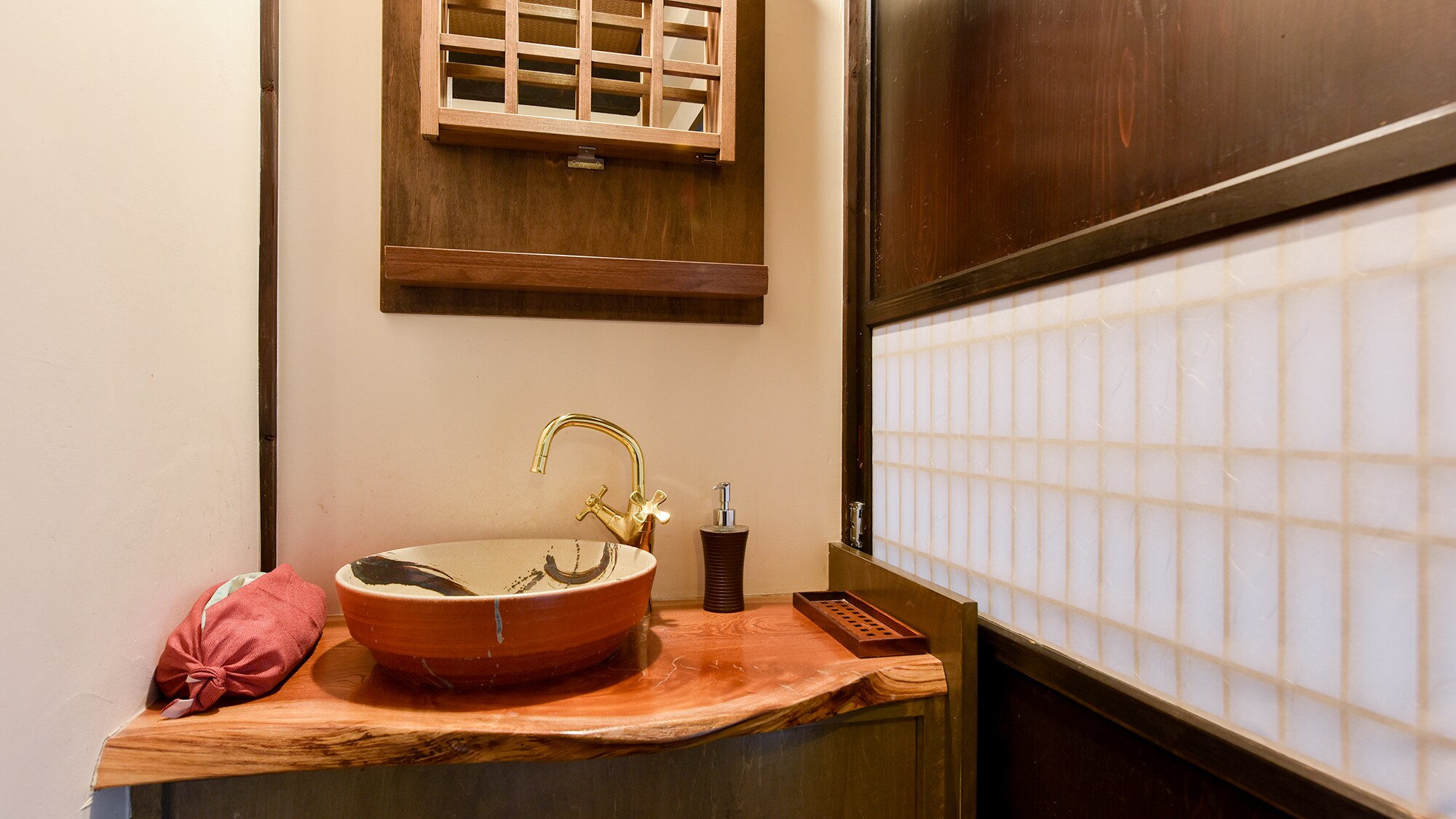 * ～ Botan ～ Japanese-style room / 8 tatami mats (without toilet): Washbasin in the room