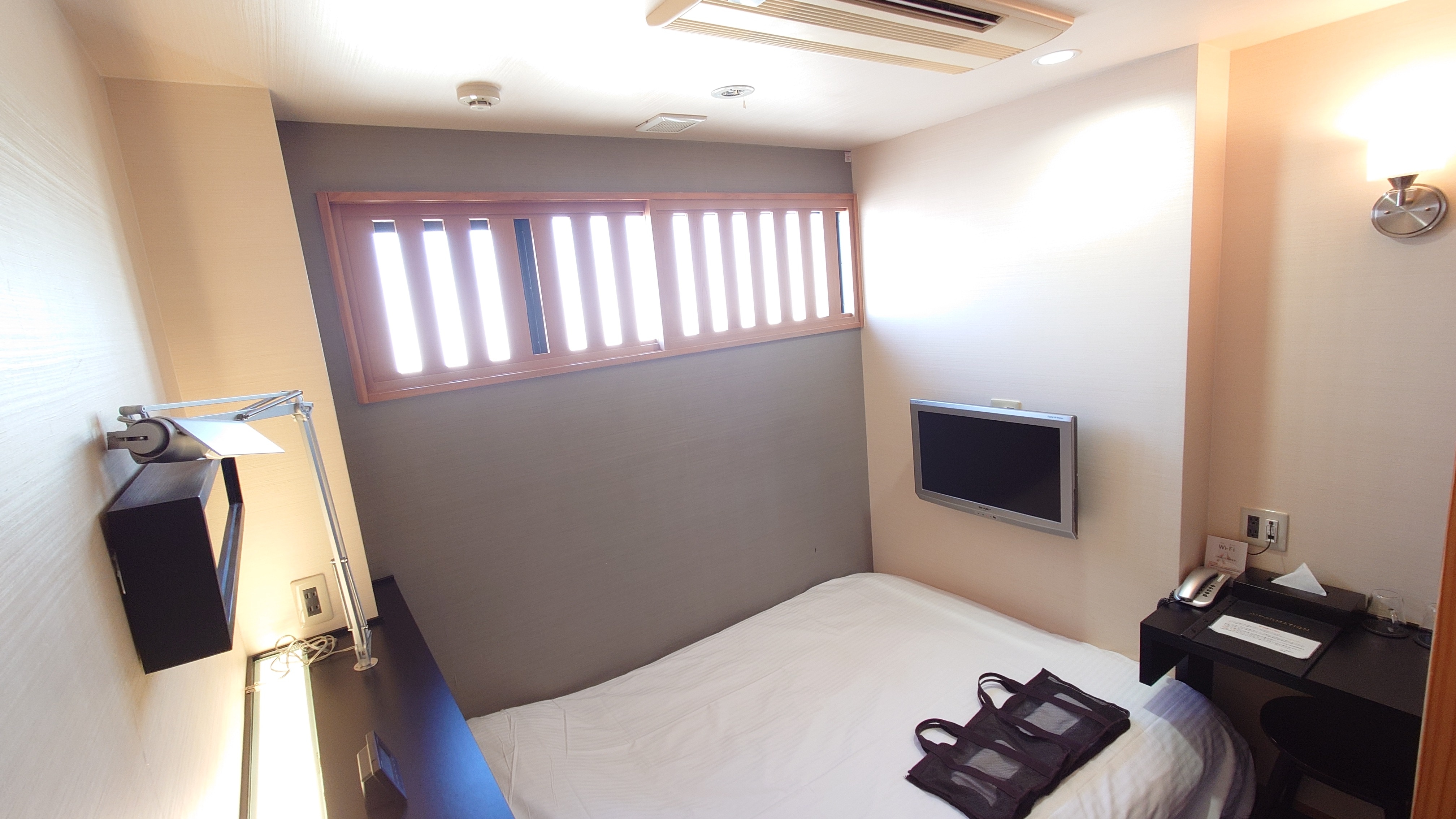 Example of a single room (double bed)