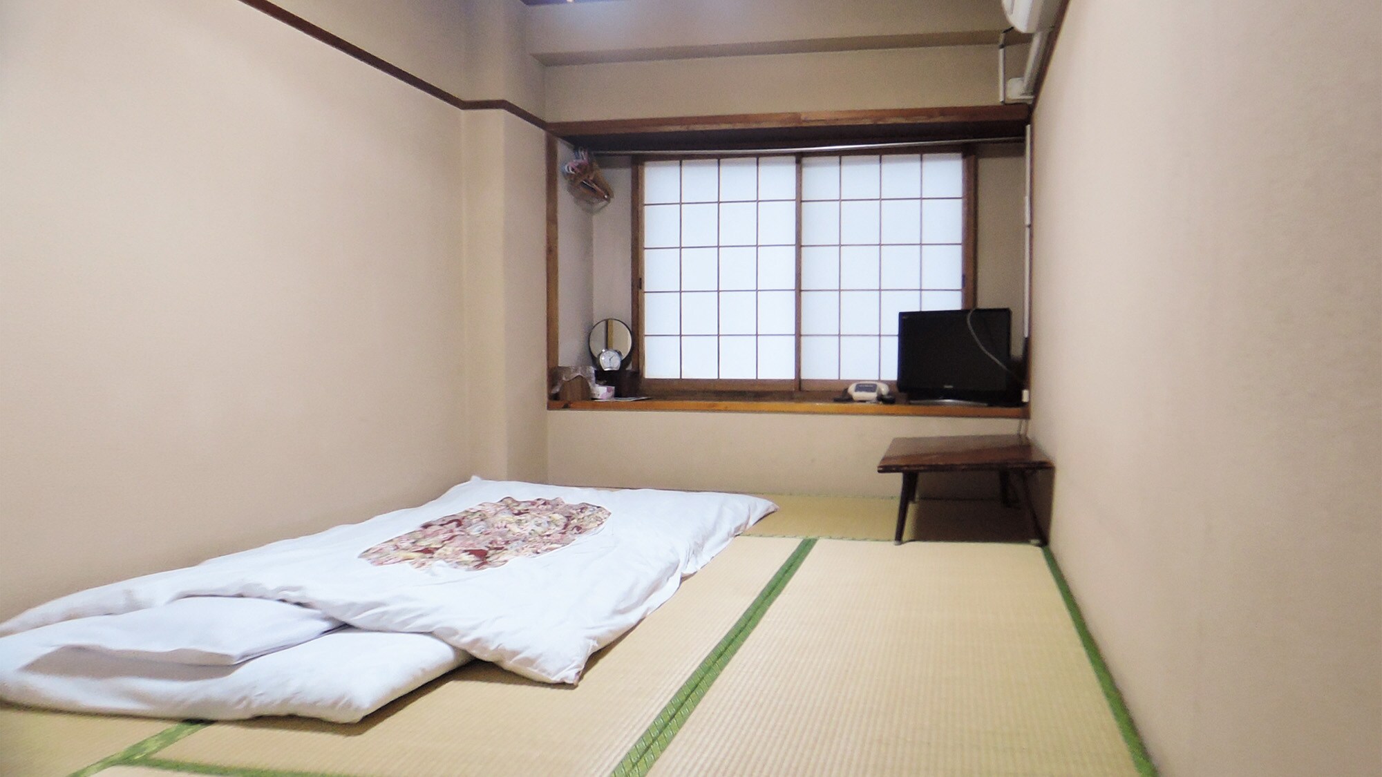 *[Example of a Japanese-style room] Please relax in a tatami room.