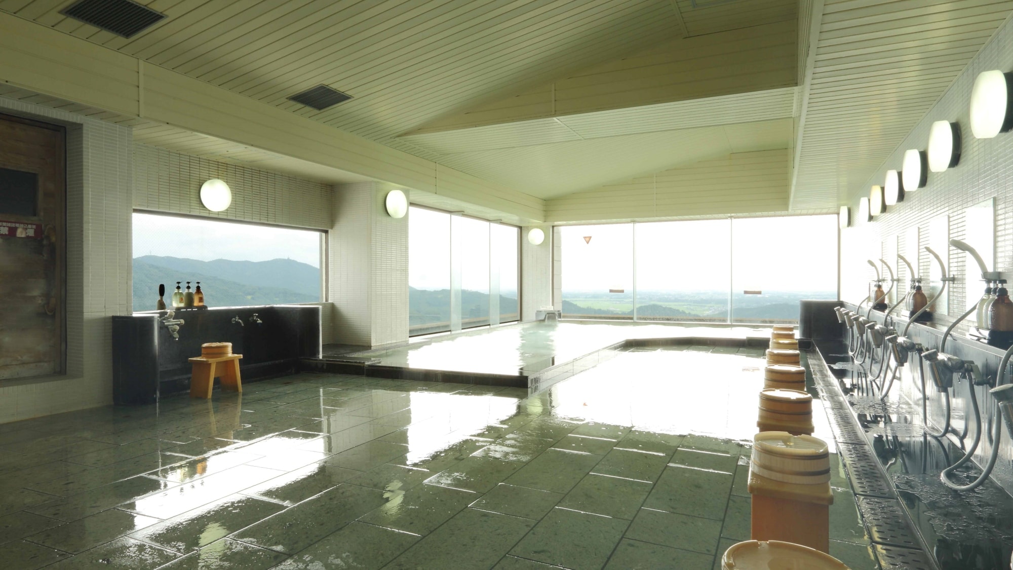 [Large observation bath "Ginga no Yu"]