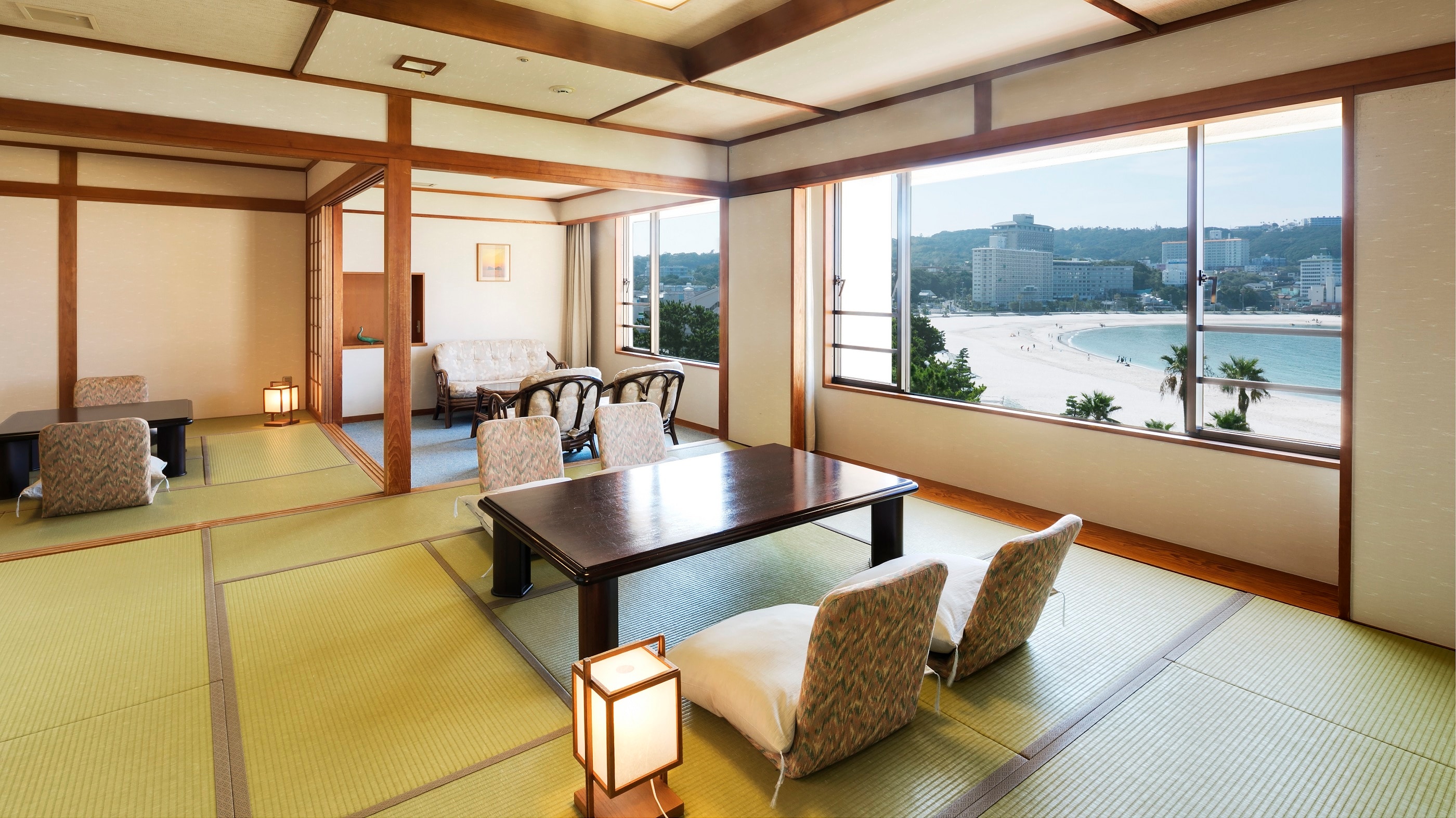 [ห้องดีลักซ์สไตล์ญี่ปุ่น] (12.5 เสื่อทาทามิ + 8 เสื่อทาทามิ) ห้องสไตล์ญี่ปุ่นที่มีพื้นที่รวม 70 ตารางเมตร (ความจุ: 7 คน)