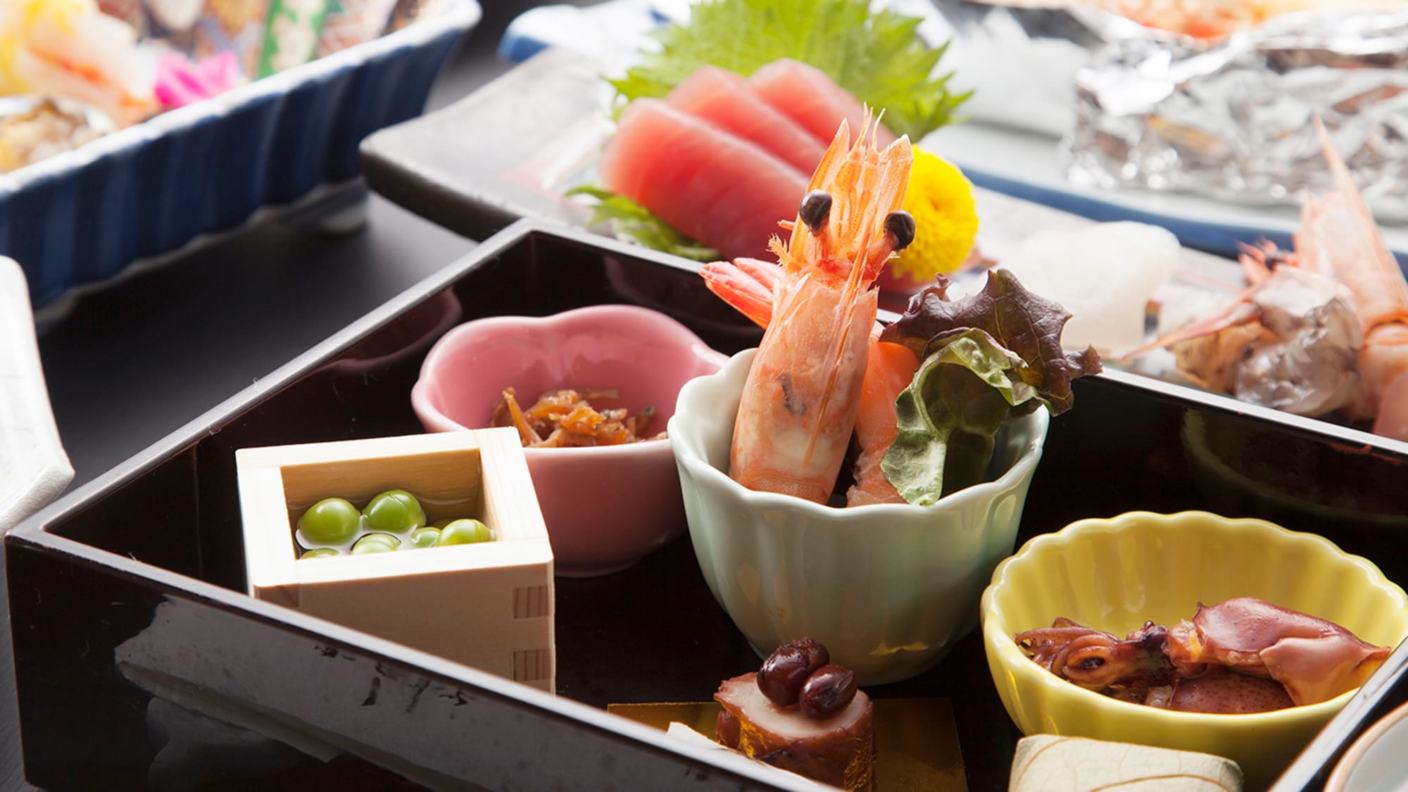 * [Kaiseki] You can enjoy the unique taste of seasonal Yamatoji in a private room or room meal.