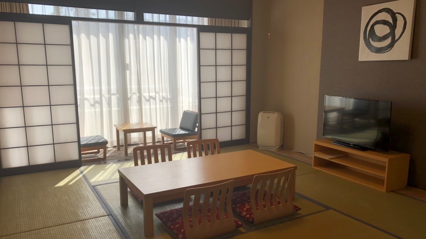 Main building Japanese-style room 6 tatami mats ★