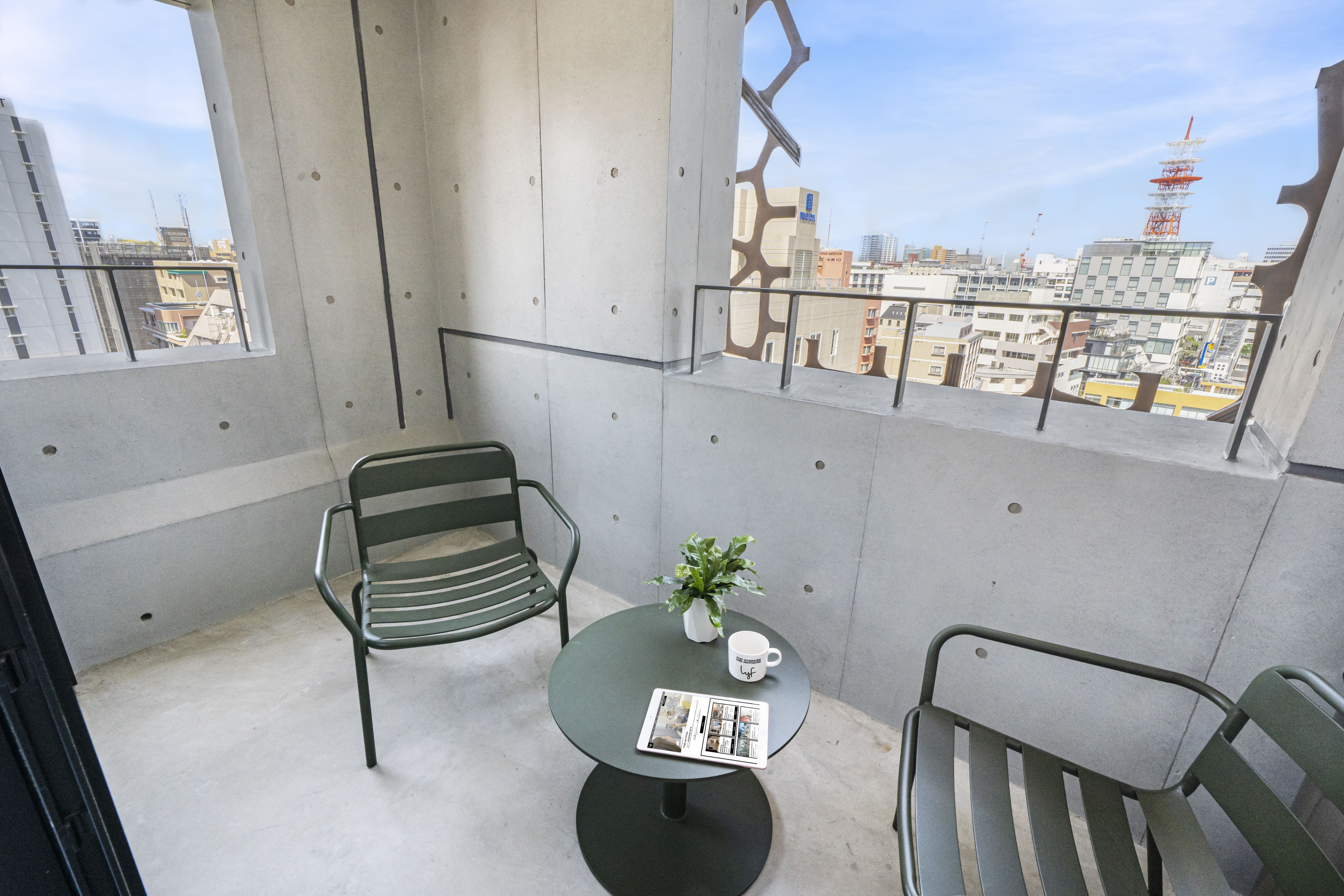 Side by Side Plus (Studio Corner Twin) Balcony