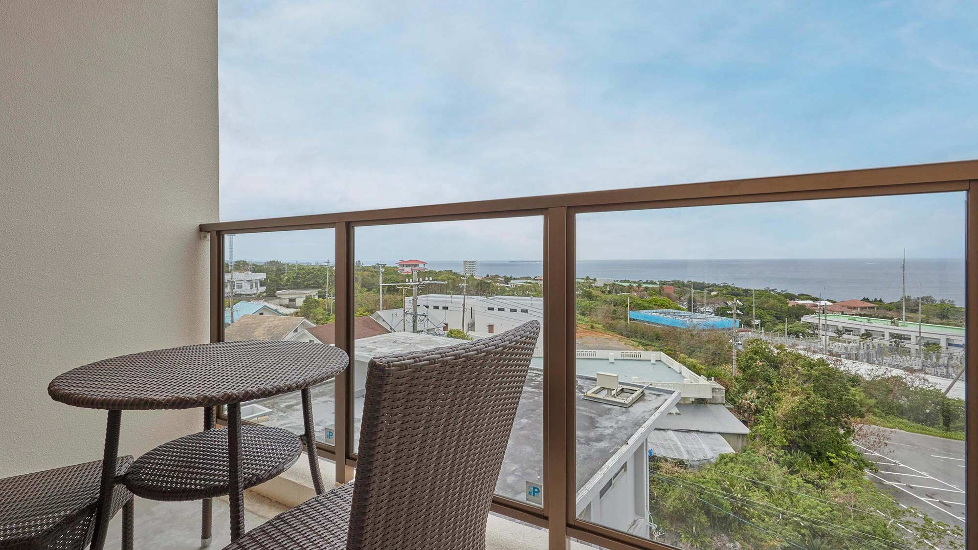 [Sea Breeze Superior Twin] Refresh yourself by looking out at the sea from the balcony (views vary depending on the room)
