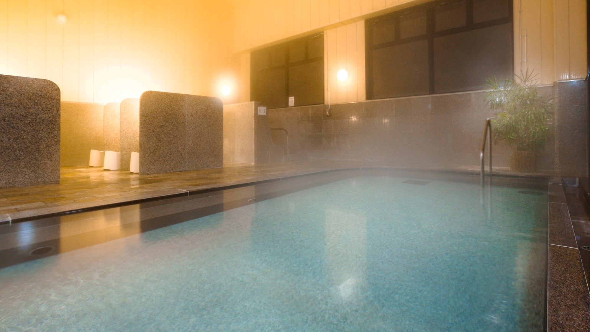 Men's large public bath, indoor bath
