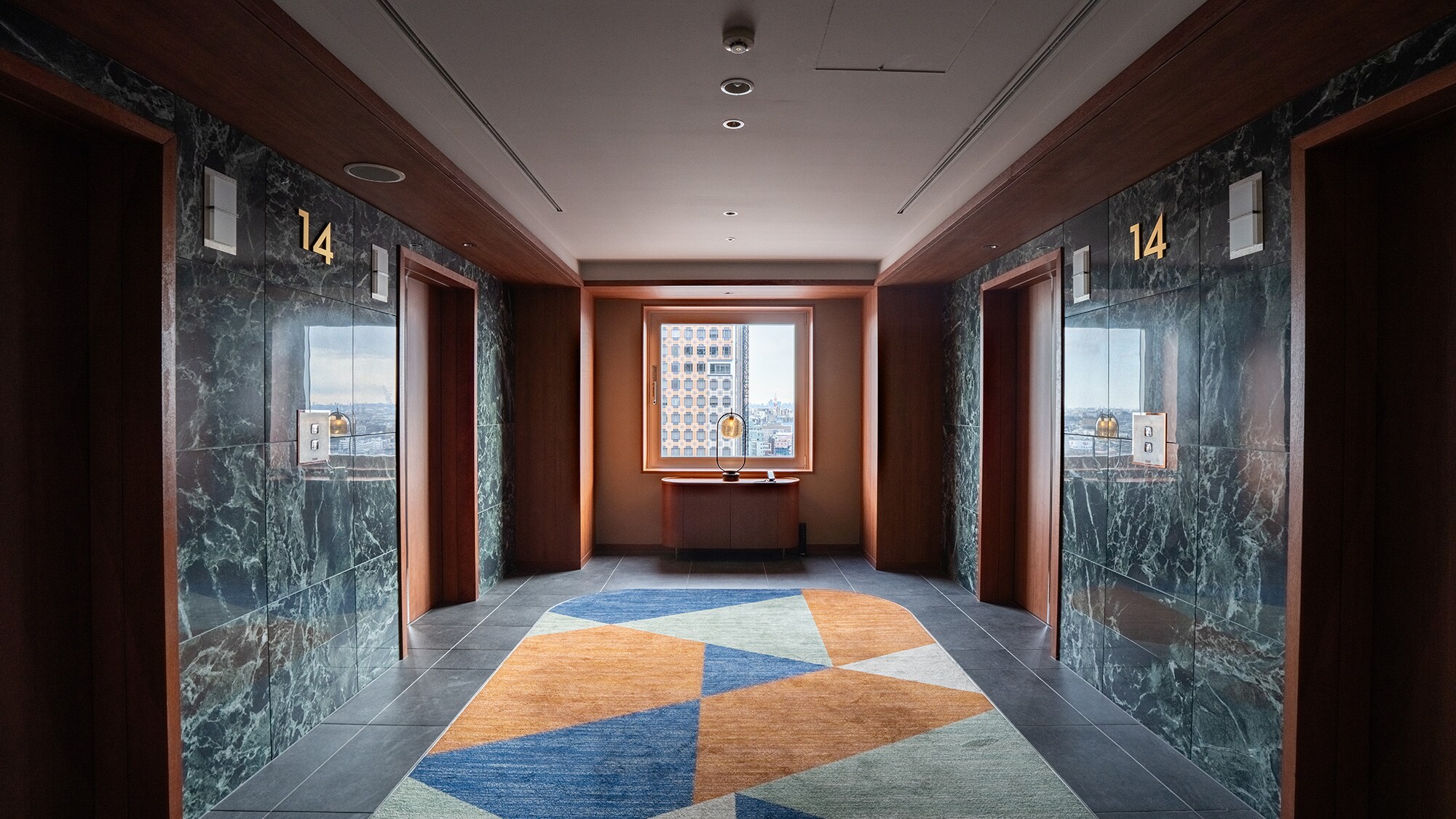[Ground Floor Elevator Hall] City view from the upper floors (13th and 14th floors)