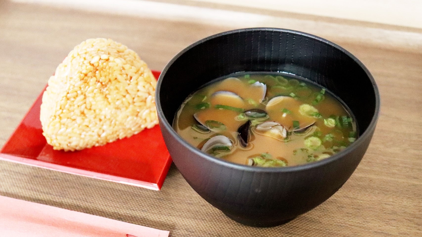 Free meals of freshwater clam soup and grilled rice balls from 19:00 to 24:00 (limited quantity) * Ends as soon as they run out