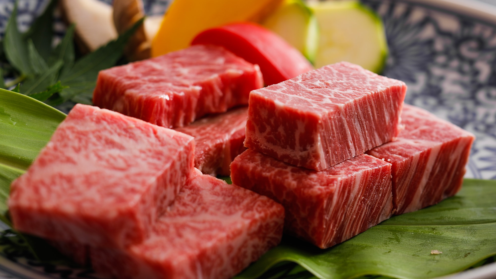 [Dinner example] Japanese black beef fillet, loin, and rump: Enjoy with matcha salt and wasabi salt!