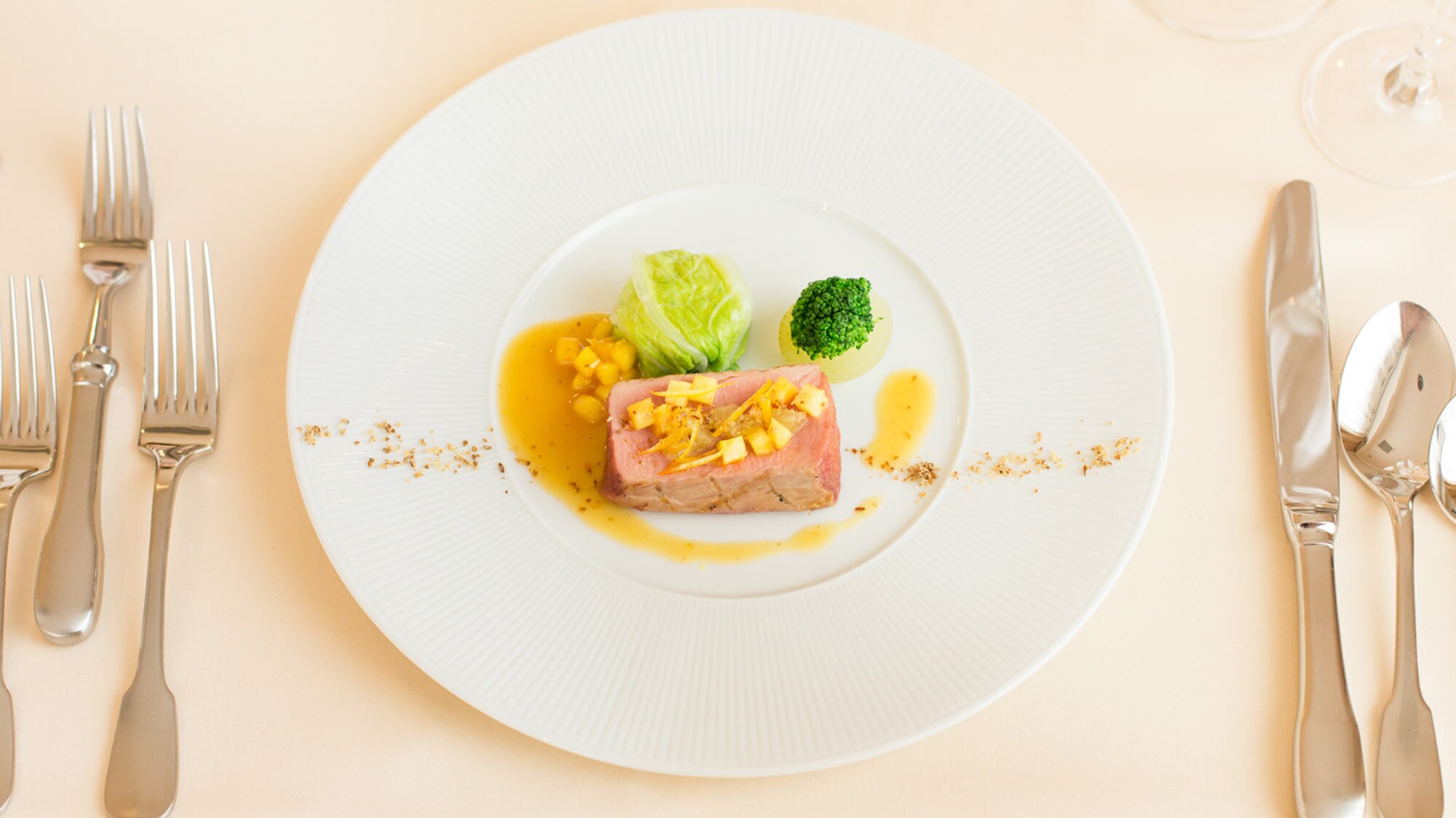 ・【식사】맛은 물론 외형에서도 즐길 수 있는 요리가 됩니다