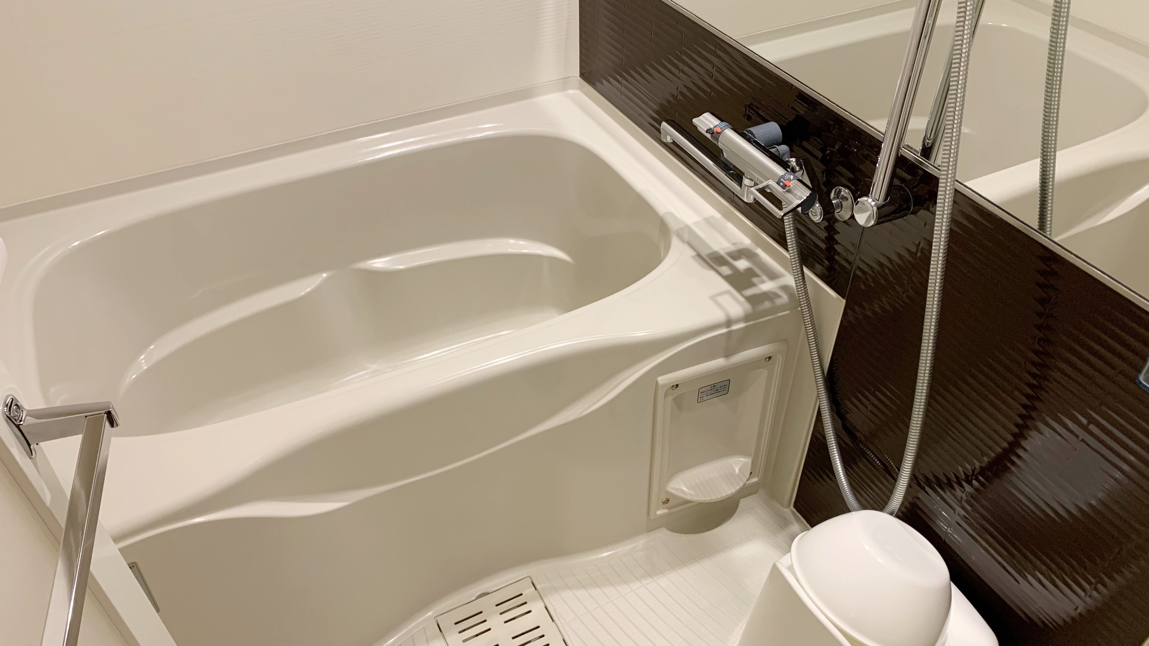 [Bathroom] Comfortable hotel stay with separate bath and toilet in all rooms♪