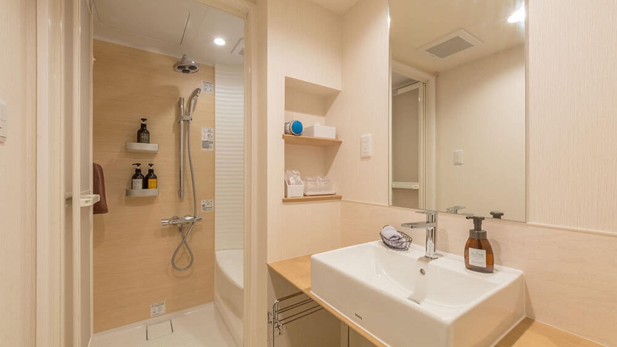 Bathroom and shower room (image)
