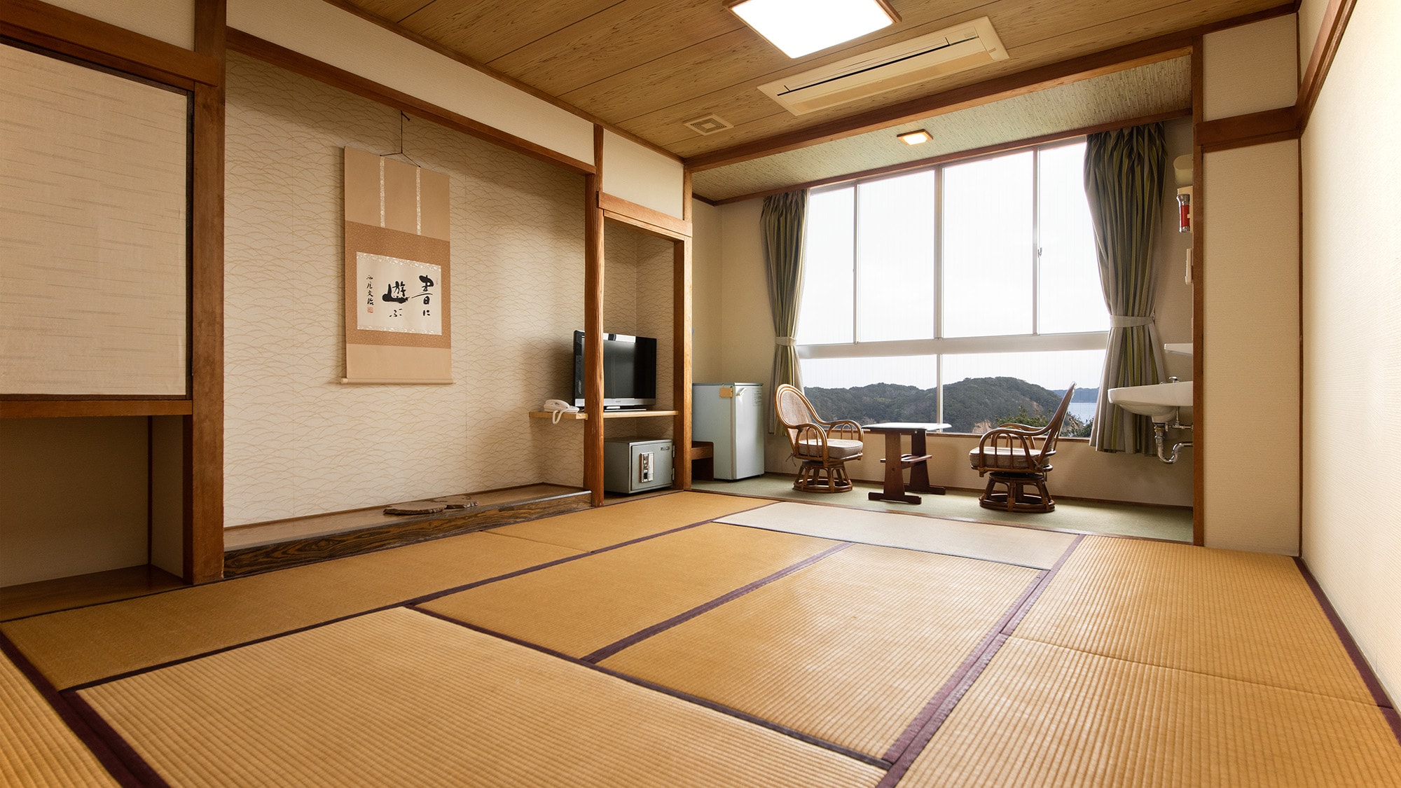 *Please make yourself comfortable and relaxed.