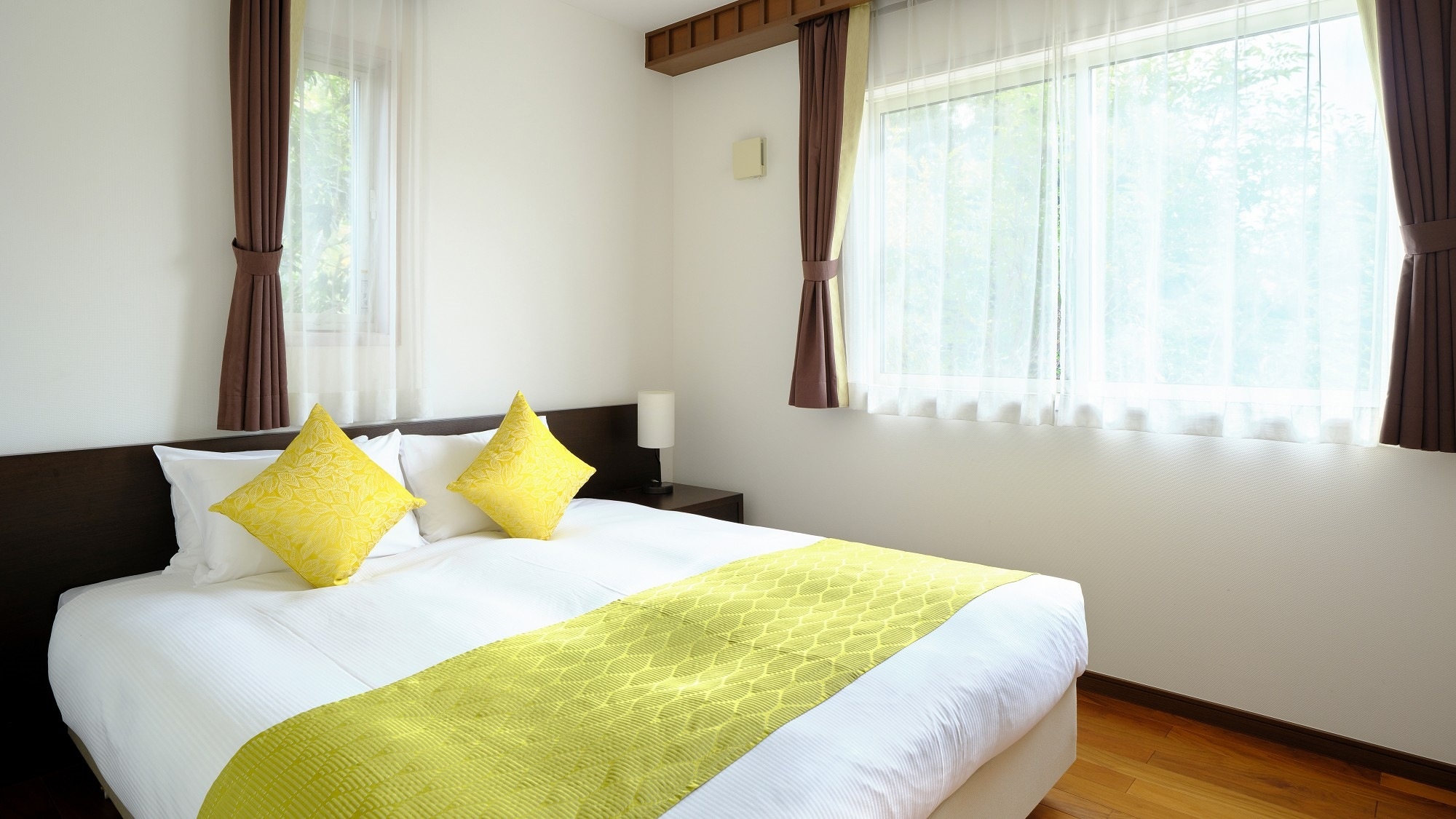 [Aqua terrace pool suite] Bedroom with a focus on comfort (double)
