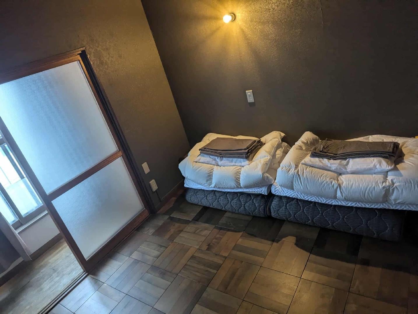 Semi-private room for 2 people
