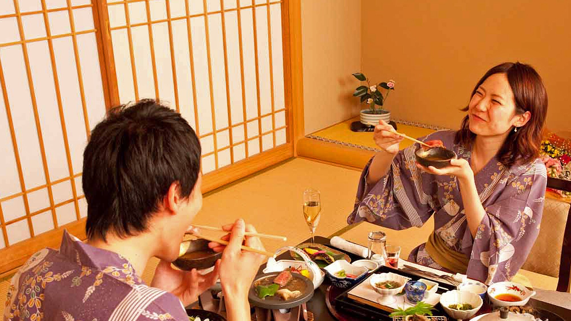 黑毛和牛很好吃。