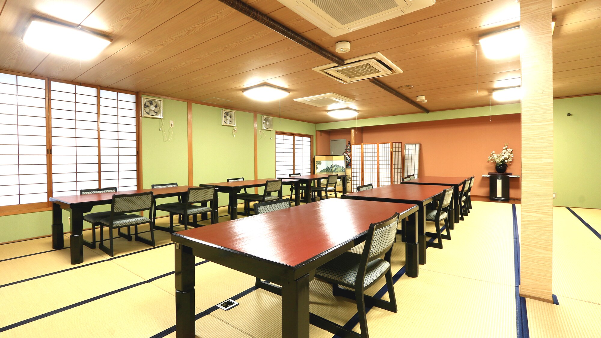 [Large hall] Accommodates up to 40 people